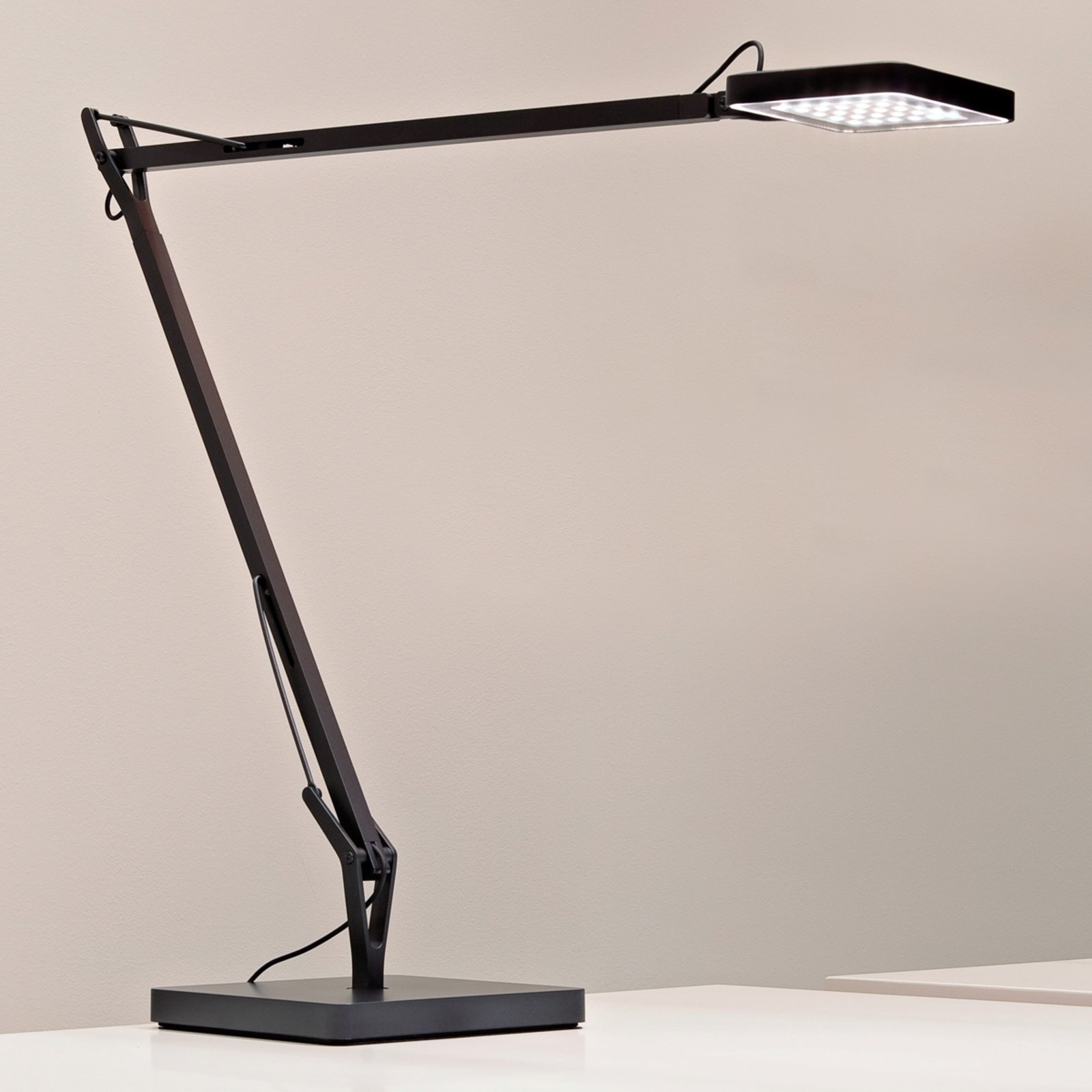 Kelvin LED GM Stolní Lampa Anthracite - Flos
