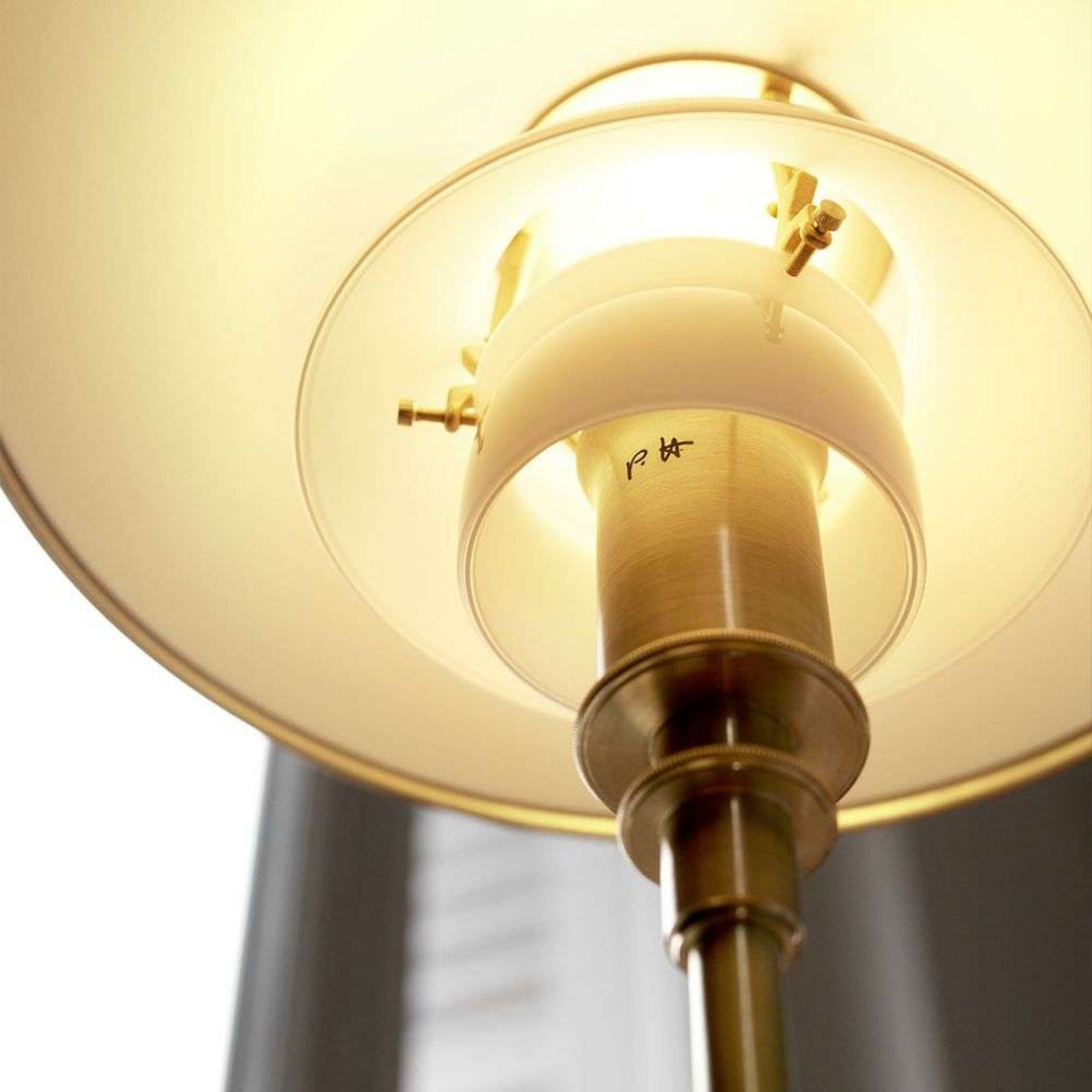 PH 3/2 Lampada da Tavolo Limited Edition Brass/Opal - Louis Poulsen