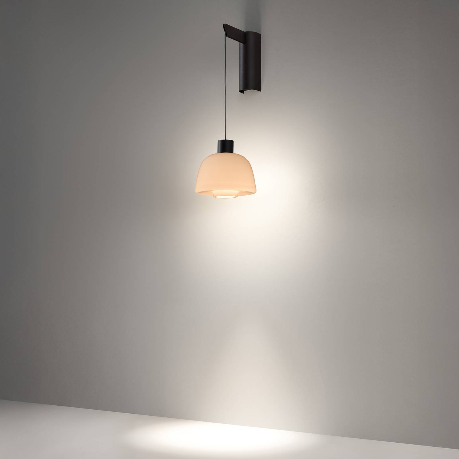 Applique murale LED Bover Drep A/01, opale nude, verre, 2 700 K