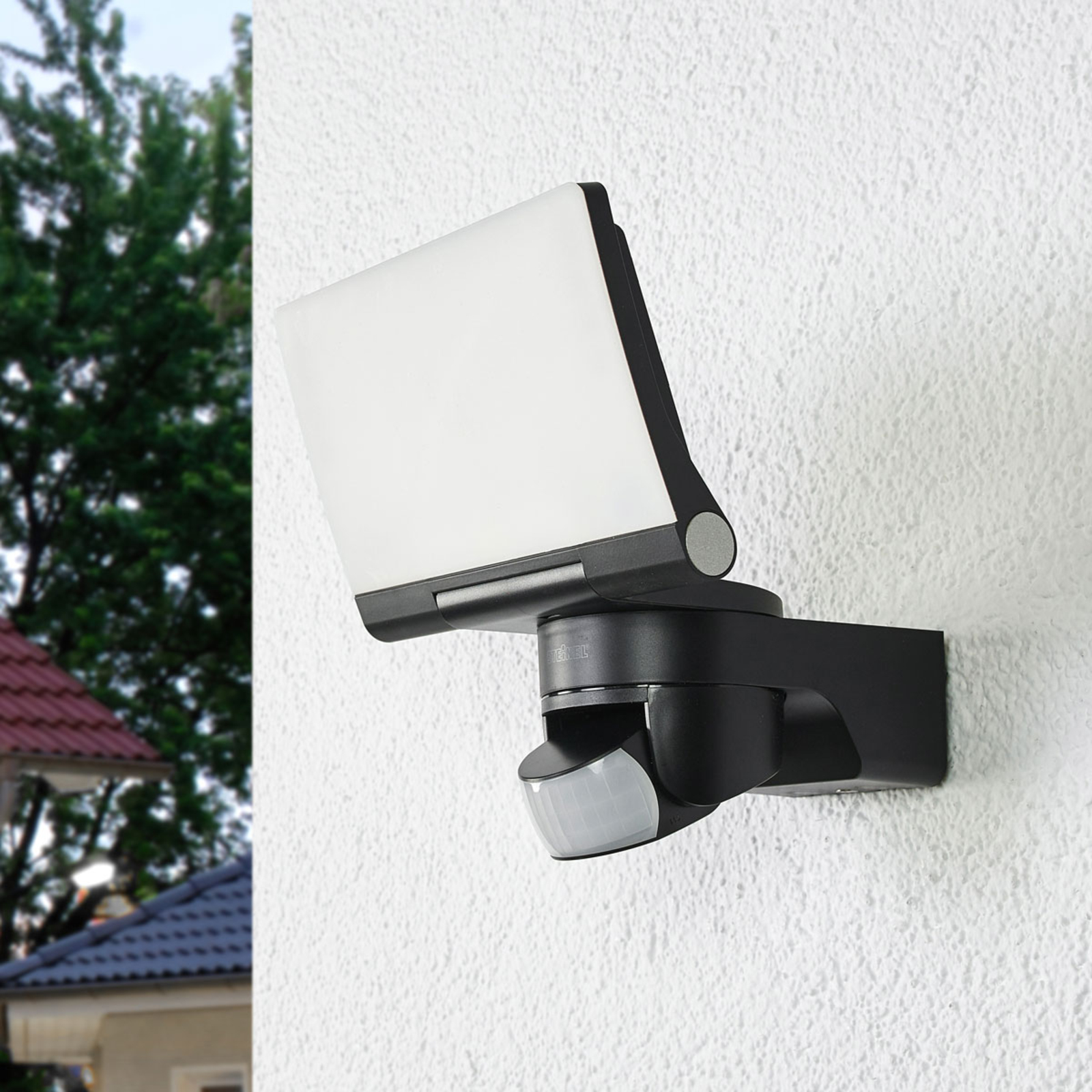 Persoon belast met sportgame Dwars zitten beproeving STEINEL XLED Home 2 S sensor outdoor spot black | Lights.co.uk