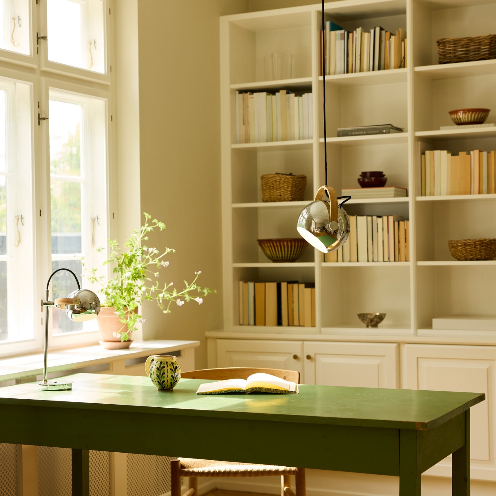 DC PORTABLE LED akumulátorová lampa, chromová, kovová – design Halo DC PORTABLE LED akumulátorová lampa, chromová, kovová – design Halo