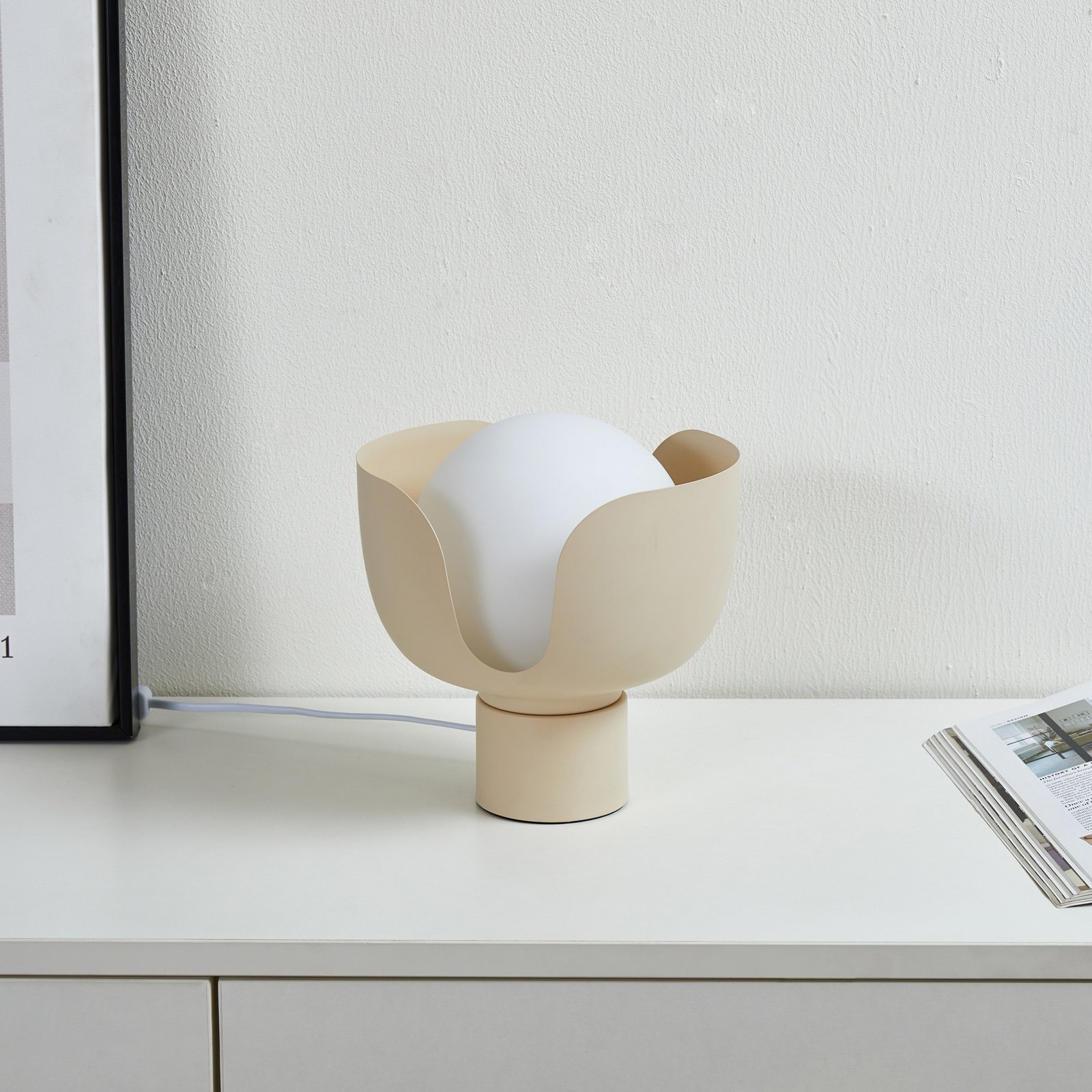 Lindby Tischleuchte Fiora, beige, Glas, Metall, Ø 20 cm