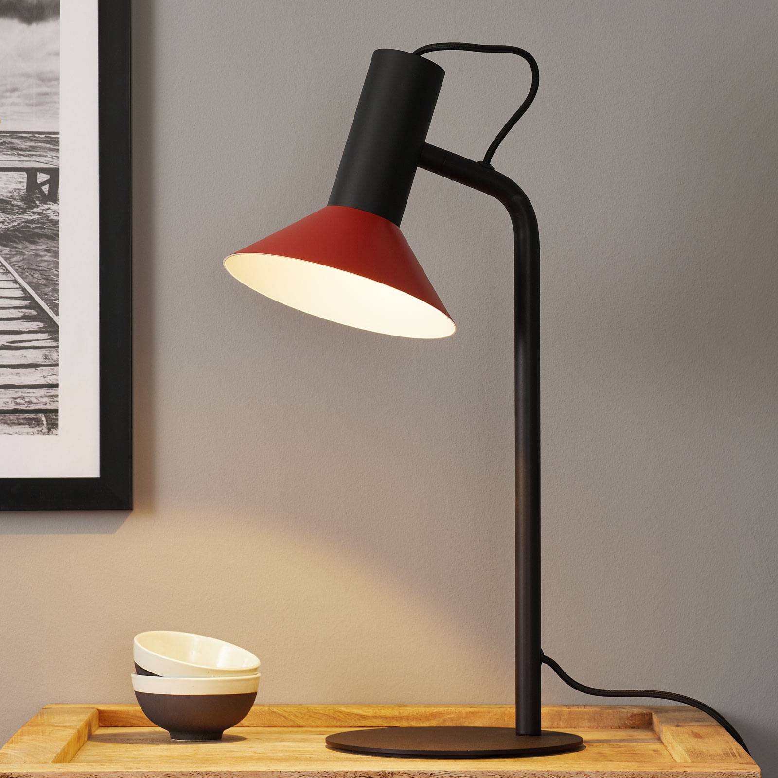 E-shop WEVER & DUCRÉ Stolná lampa Roomor 1.0 červená