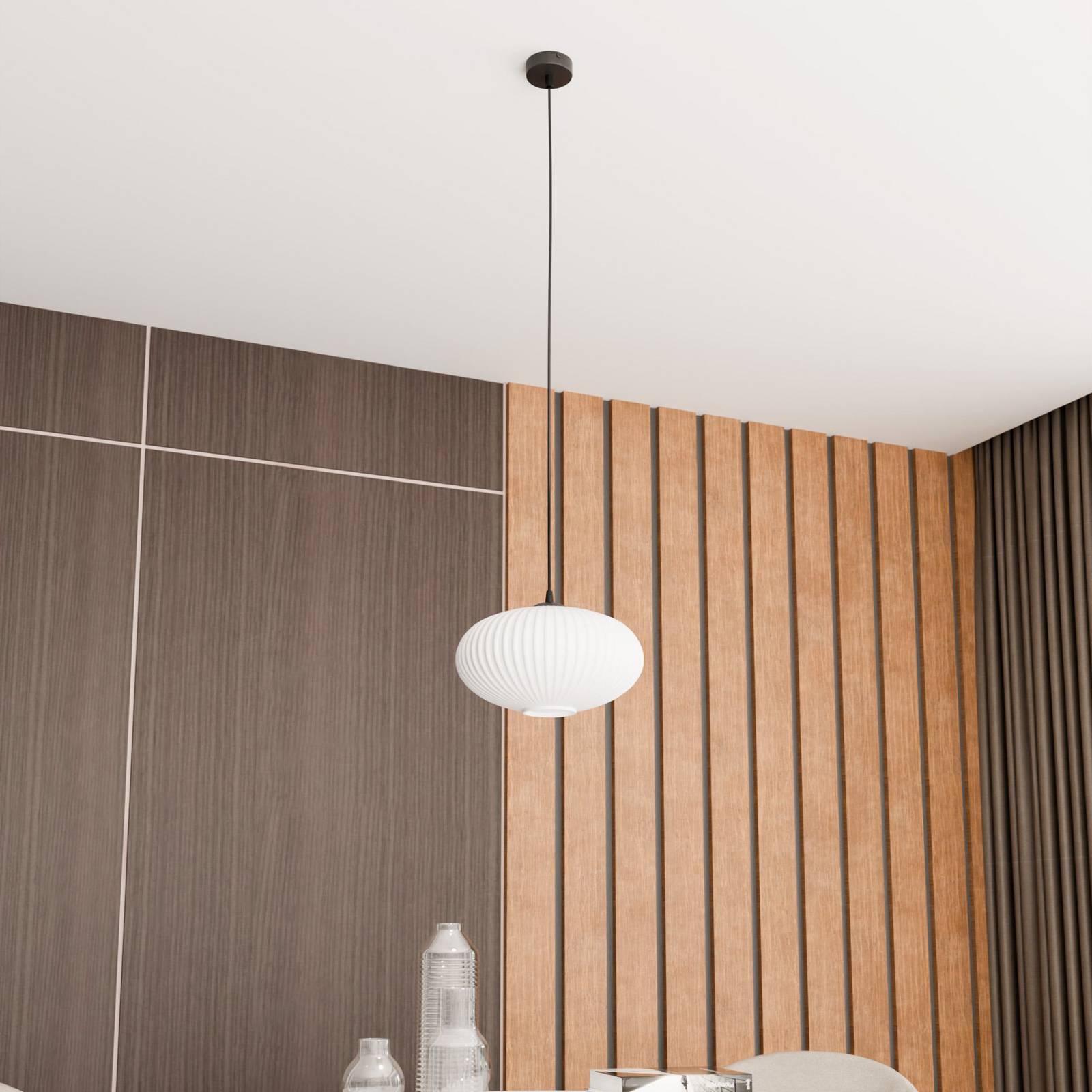 Lampa do jadalni Coco, Ø 30 cm, czarny/opal, szkło