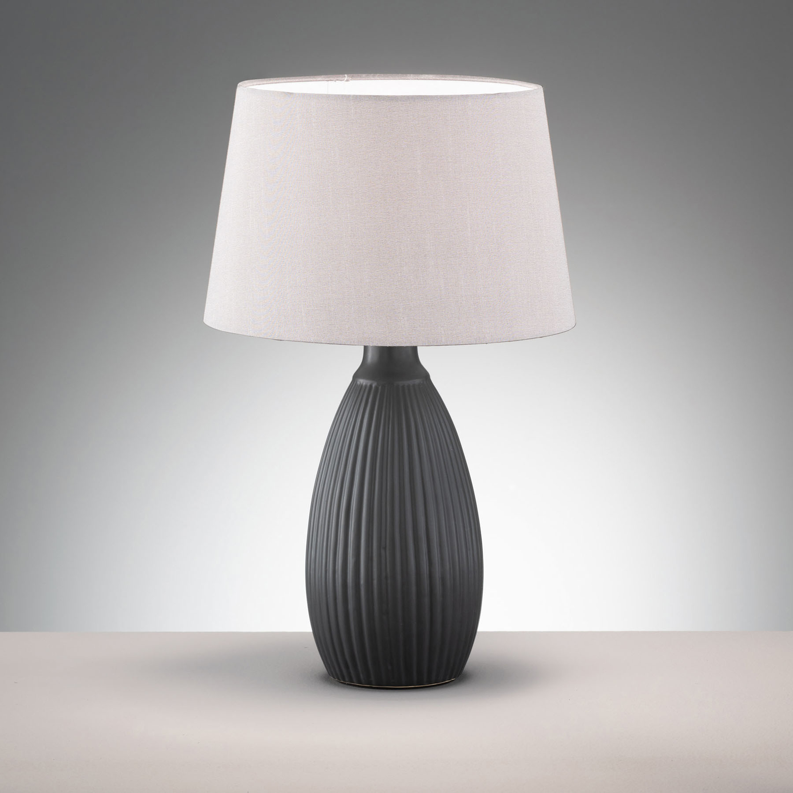 Fischer & Honsel Ames table lamp, fabric lampshade and ceramic base, for Living / Dining Room, ceramics, fabric, E27, 40 W, energy efficiency: A++, H: 43 cm