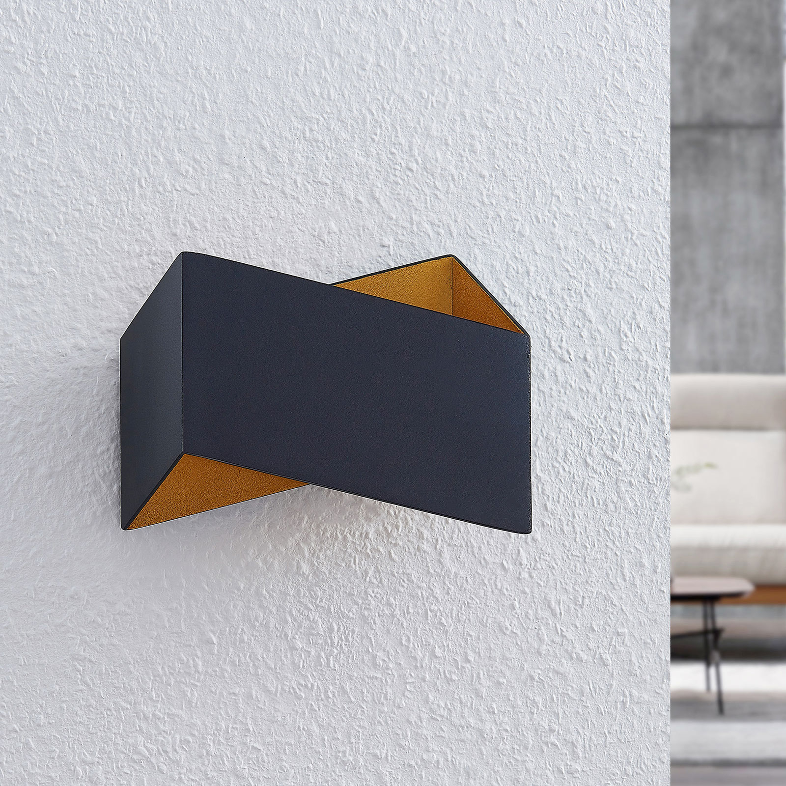 Arcchio Assona wall light, black and gold