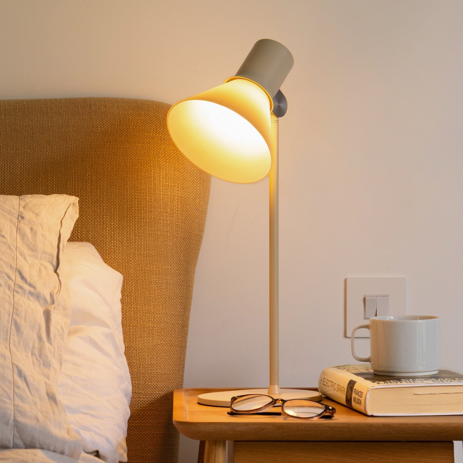 Type 80 T1 bordlampe, beige, 48 cm, glass – Anglepoise - Stue - Design - Aluminium - Med skjerm