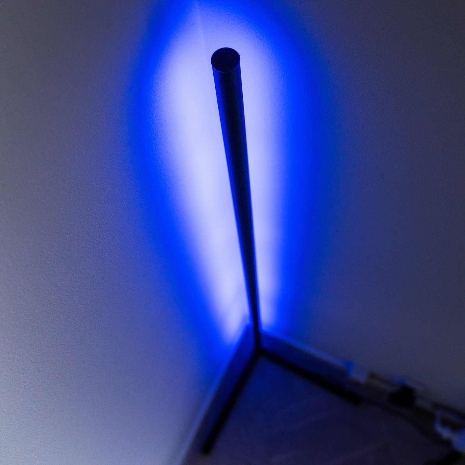 Lite Bulb Moments LED podna svjetiljka RGB visine 140 cm