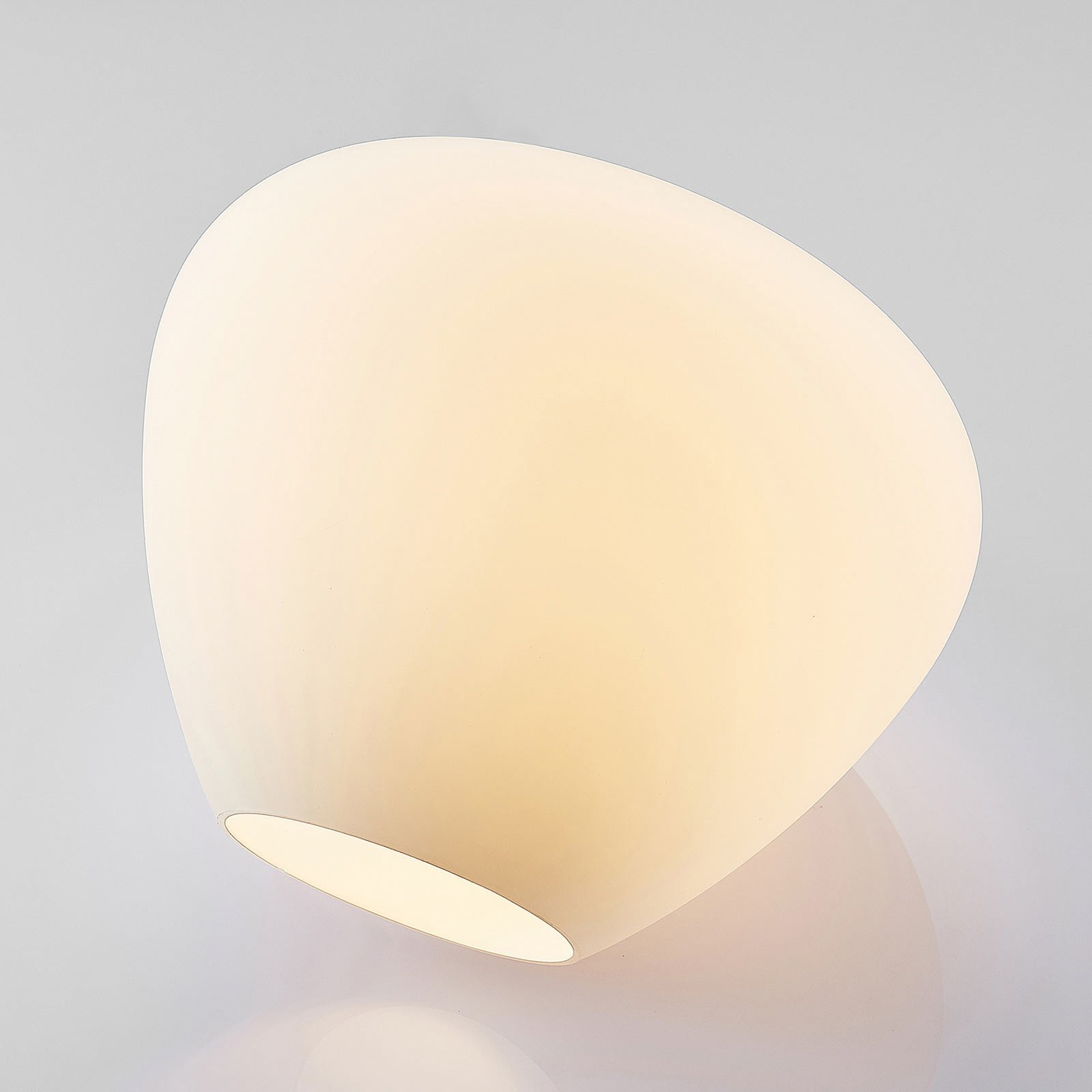 Lindby Deckenlampe Bibiane, opalweiß, Glas, Ø 38 cm, E27