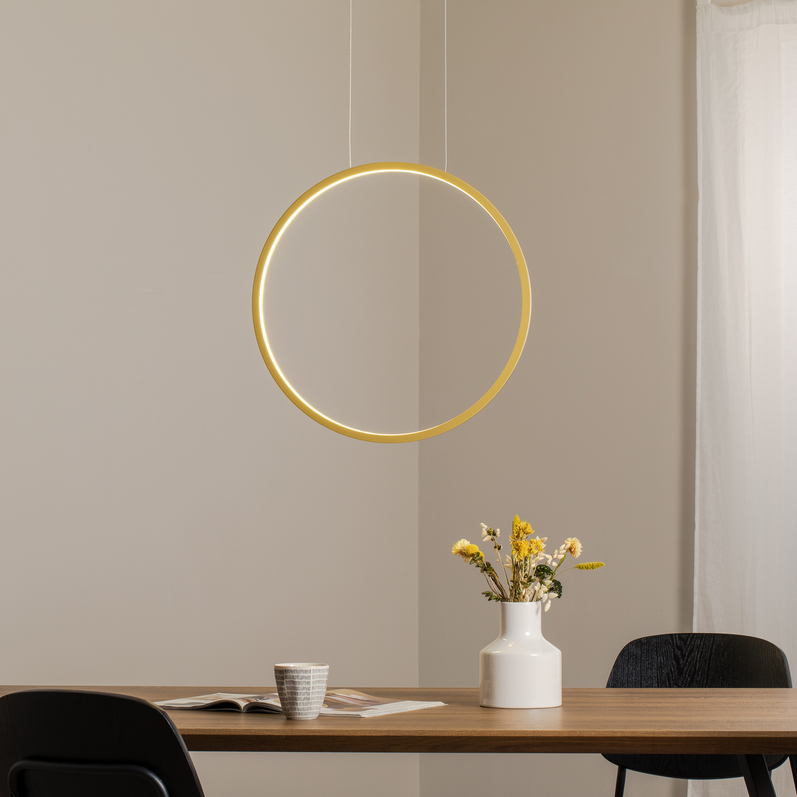 LED-Hängeleuchte Saturno vertikal, gold, Ø 50 cm, Metall