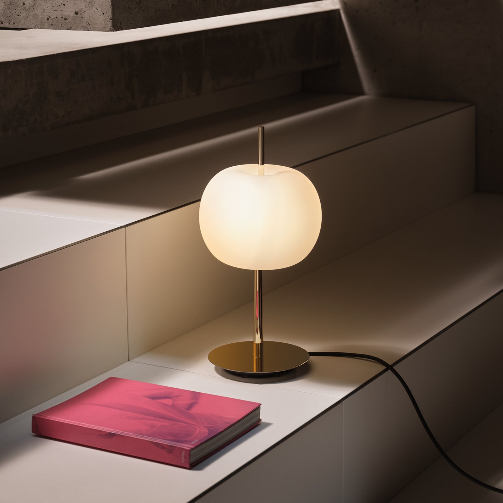 kdln LED-bordlampe KUSHI, messing, højde 32 cm, dæmper CCT