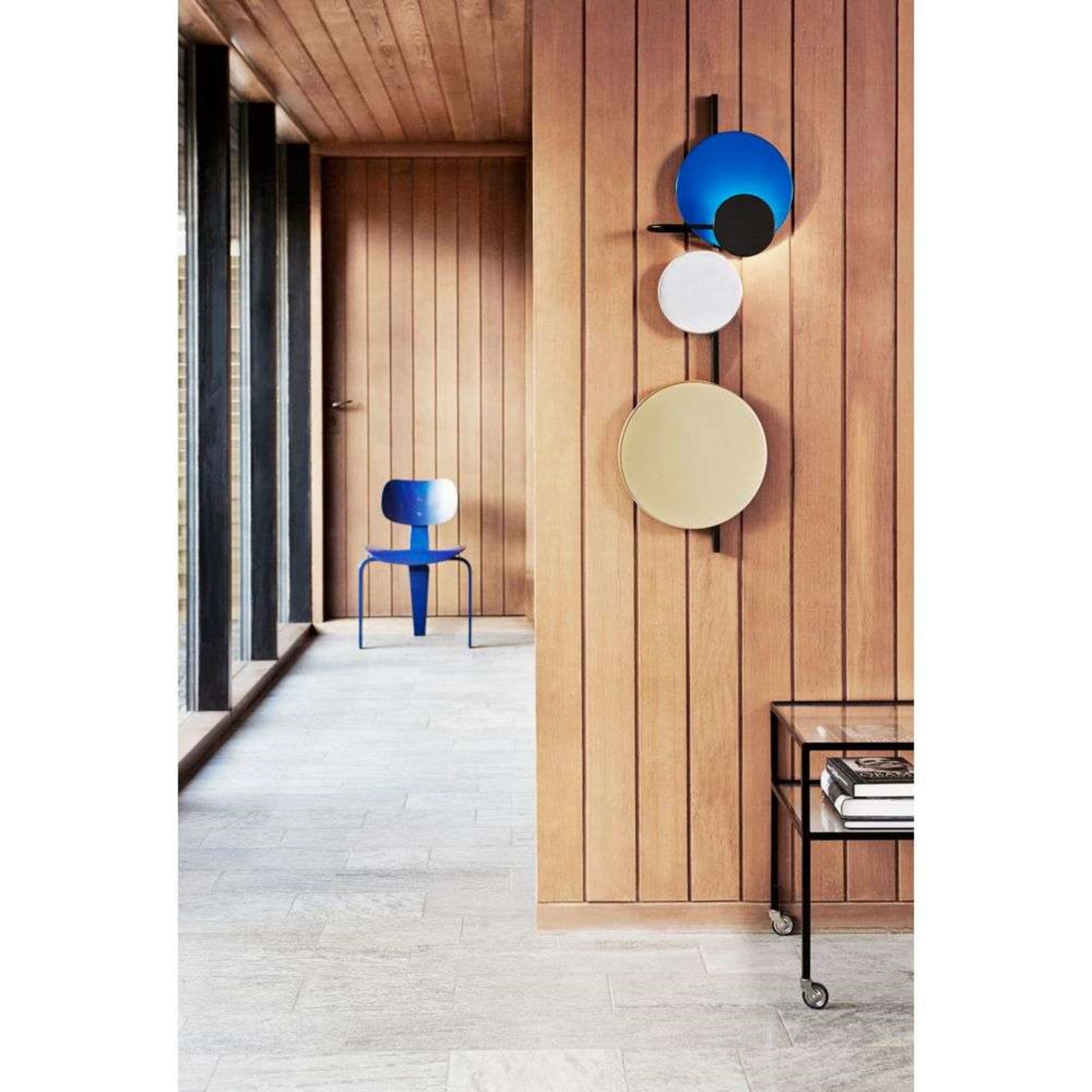 Planet v&auml;gglampa Electric Blue PLEASE WAIT to be SEATED - Vardagsrum - Metall