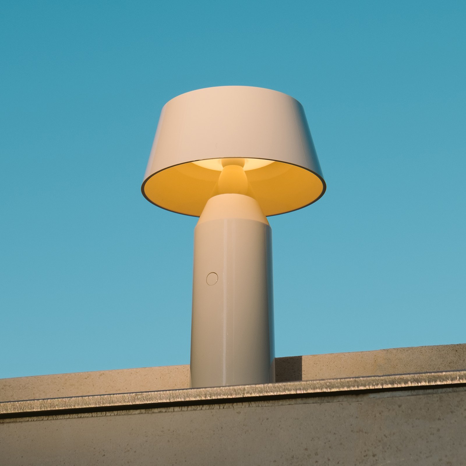 MARSET Bicoca-LED-akkupöytälamppu, helmenvalkoinen