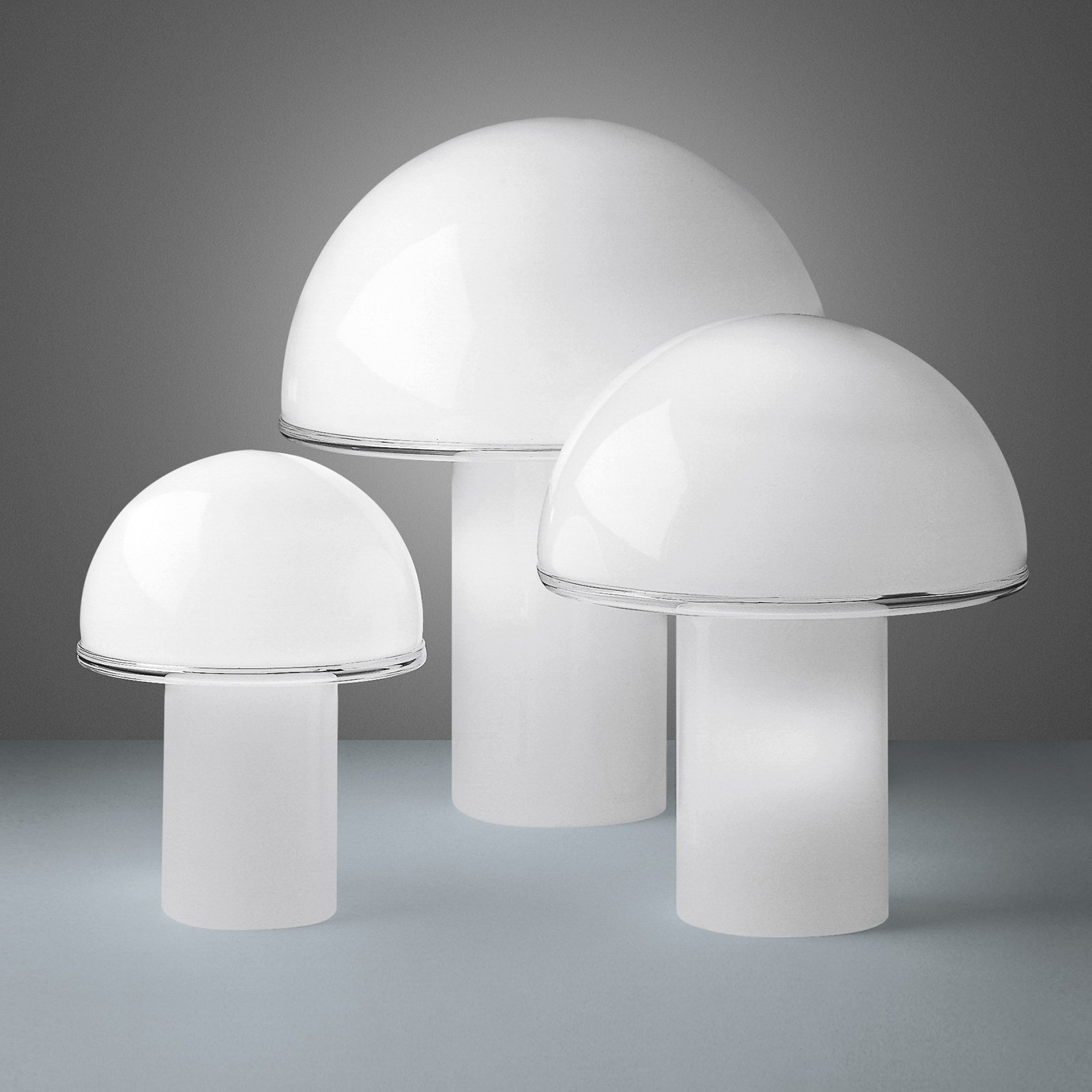 Artemide Onfale table lamp made of glass