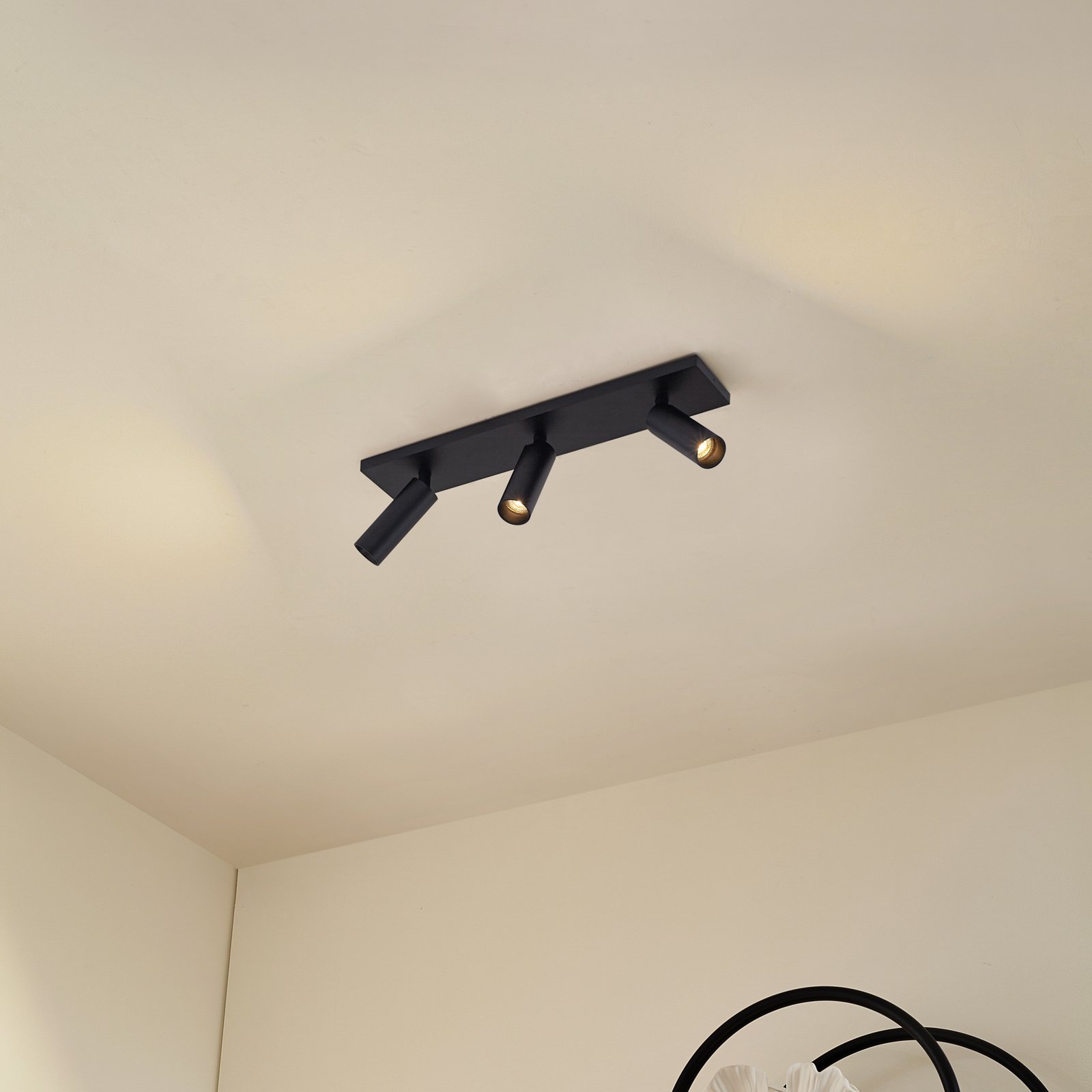 Arcchio Brinja Slim ceiling spotlight, black, 3-bulb GU10 MR11