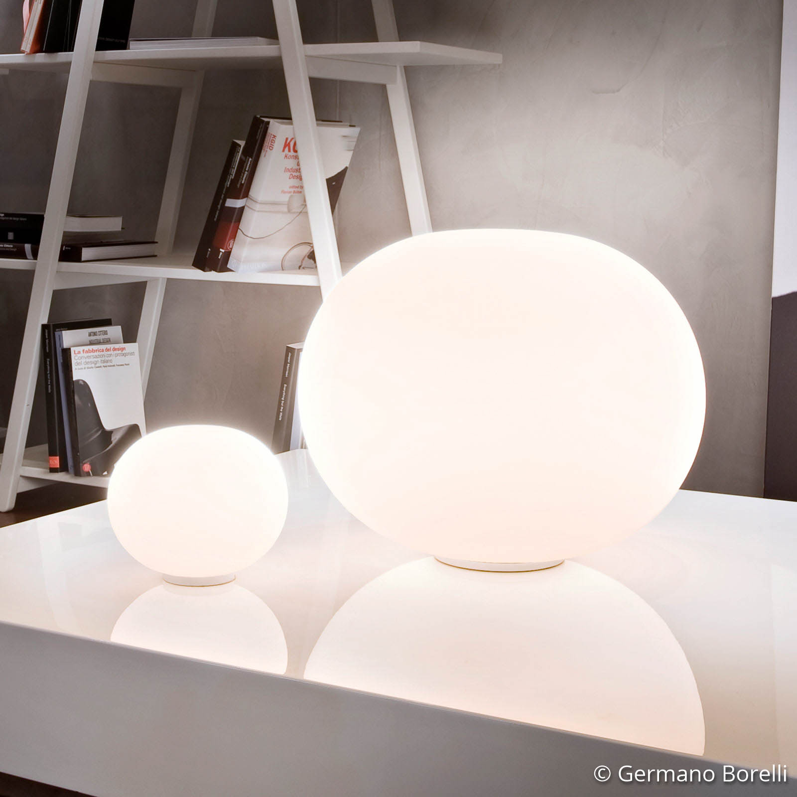 FLOS Glo-Ball - lampe à poser sphérique 45 cm