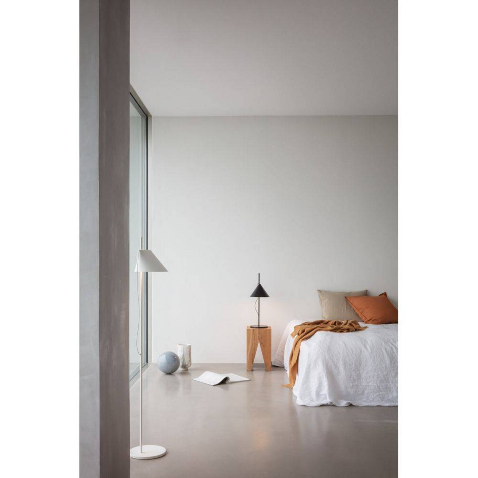 Yuh Floor Lamp White - Louis Poulsen