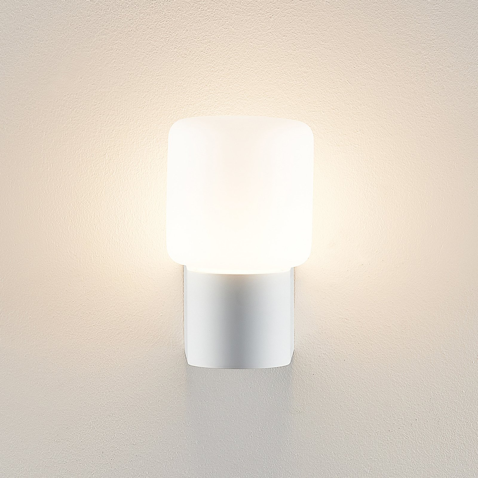 Molto Luce Lanu Flat outdoor wall lamp, white, aluminium/glass