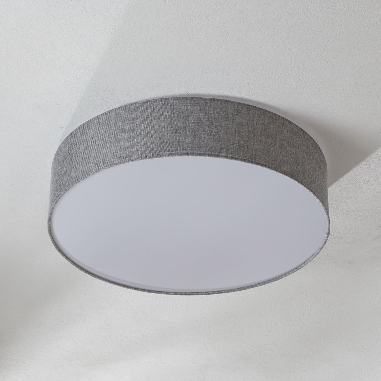 Lámpara de techo gris Pasteri con pantalla de lino 57 cm
