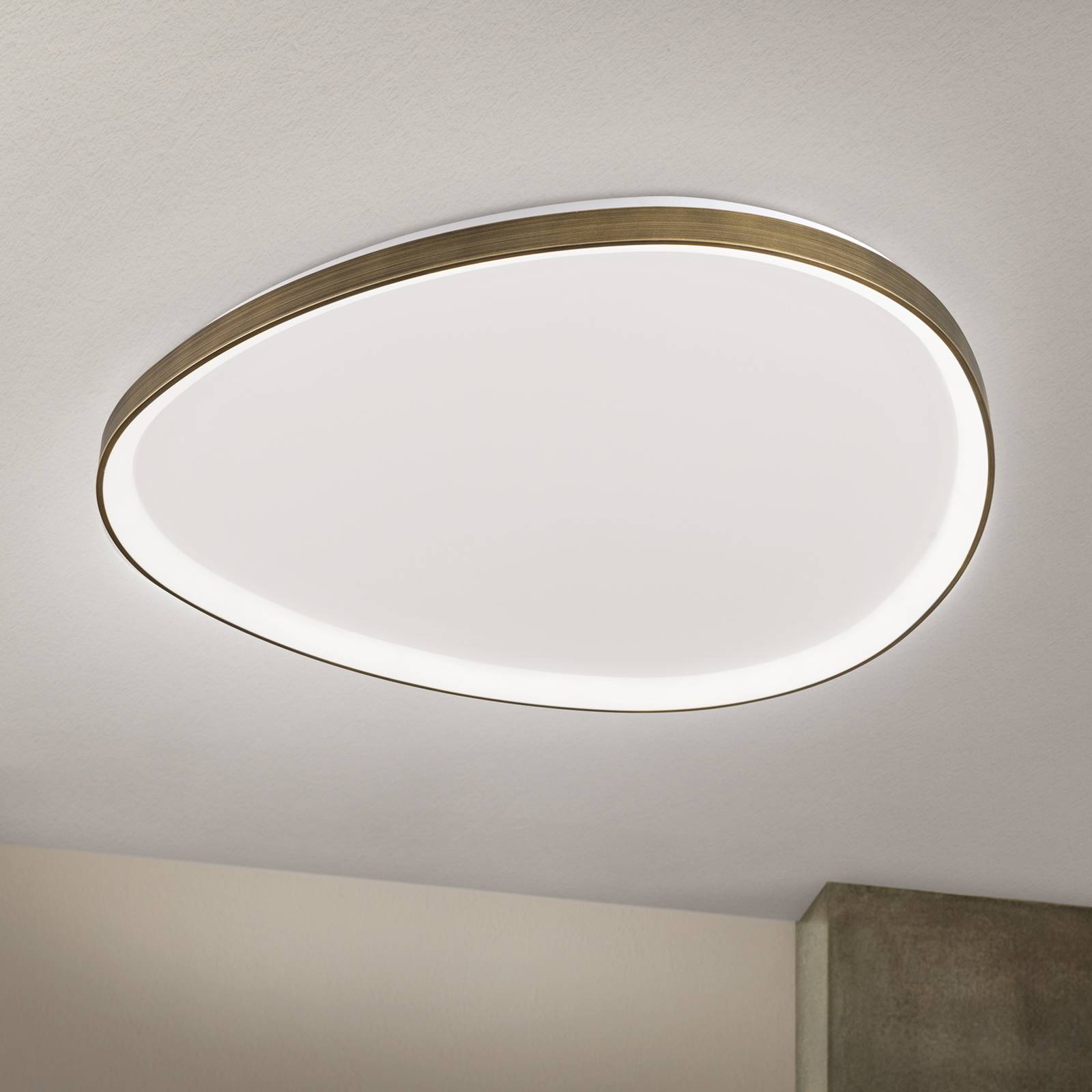 Orion Plafonnier LED Charlie Ø 80 cm blanc opalin laiton vieilli