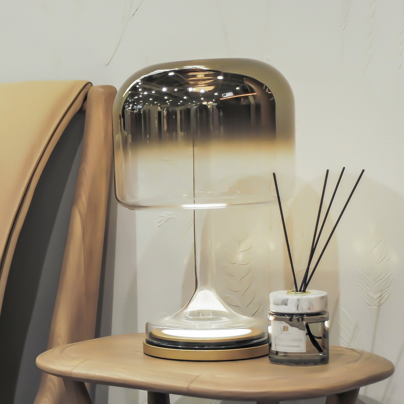 Maytoni LED-bordlampe Spirito, guld, glas, højde 42 cm