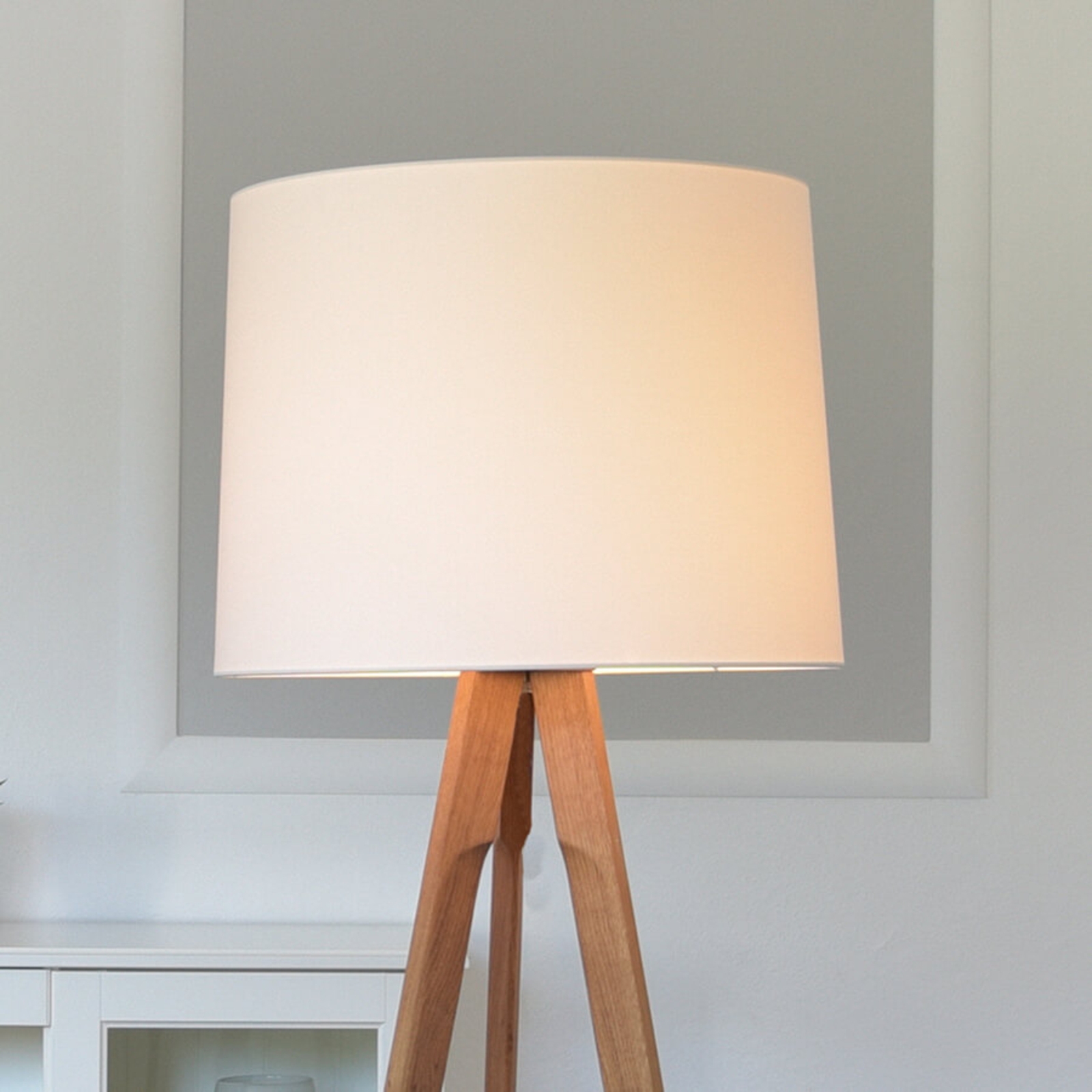 HerzBlut Tre Stehlampe Schirm weiß, Eiche geölt HerzBlut Tre Stehlampe Schirm weiß, Eiche geölt