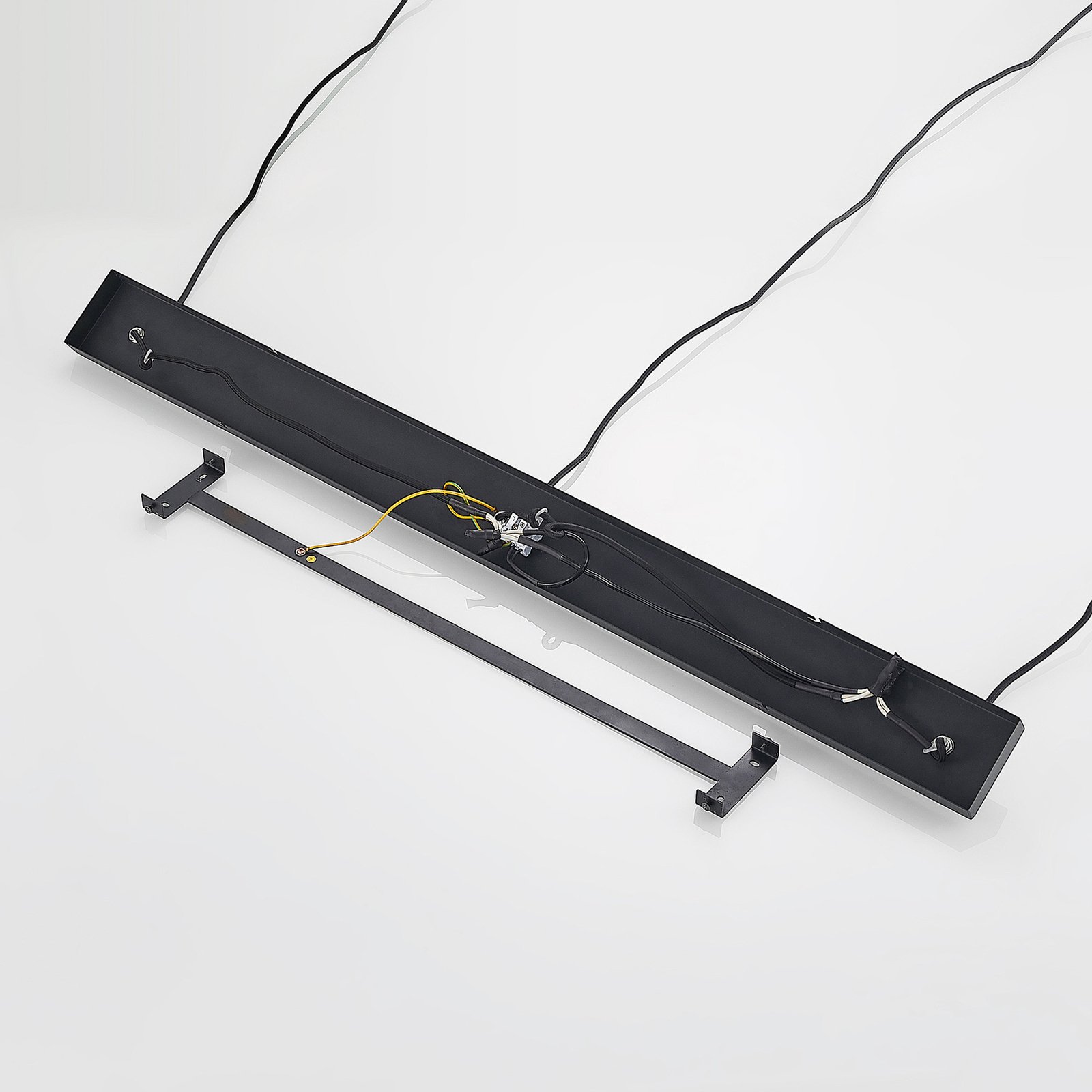 Tarjei Taklampa L120 Black/Gold - Lindby