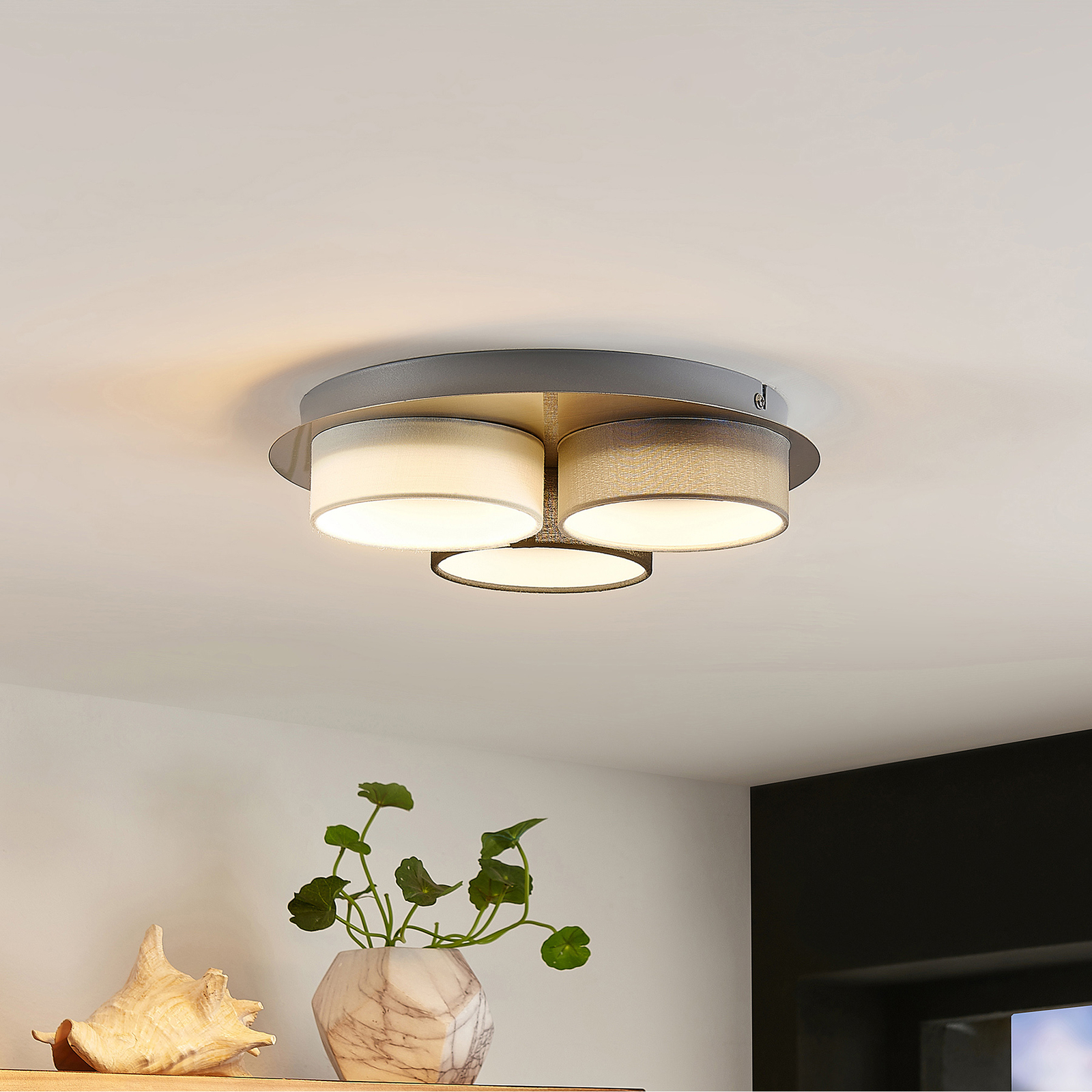 Lindby Aviola LED-Deckenlampe mit 3 Textilschirmen