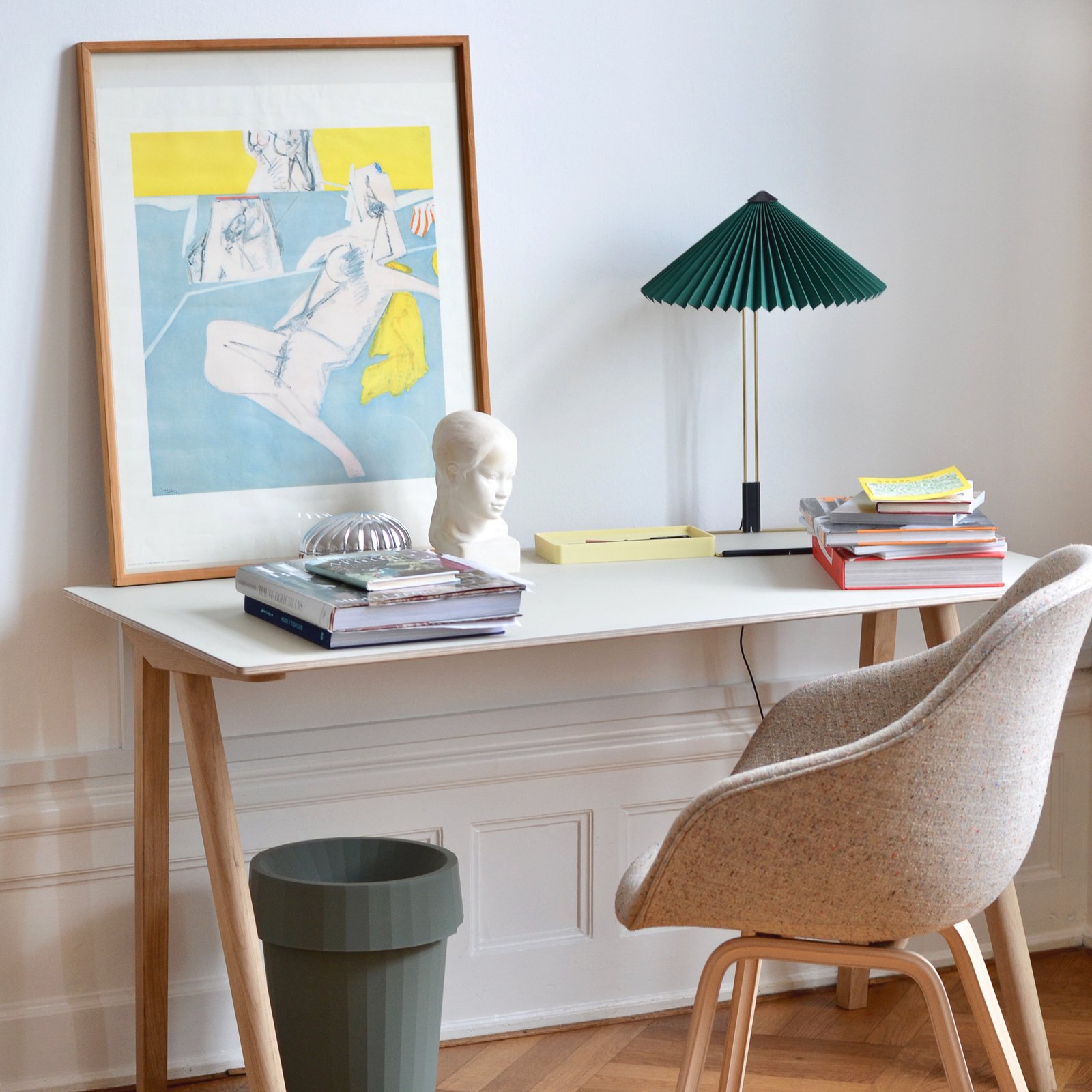 Matin Bordslampa L Green - HAY