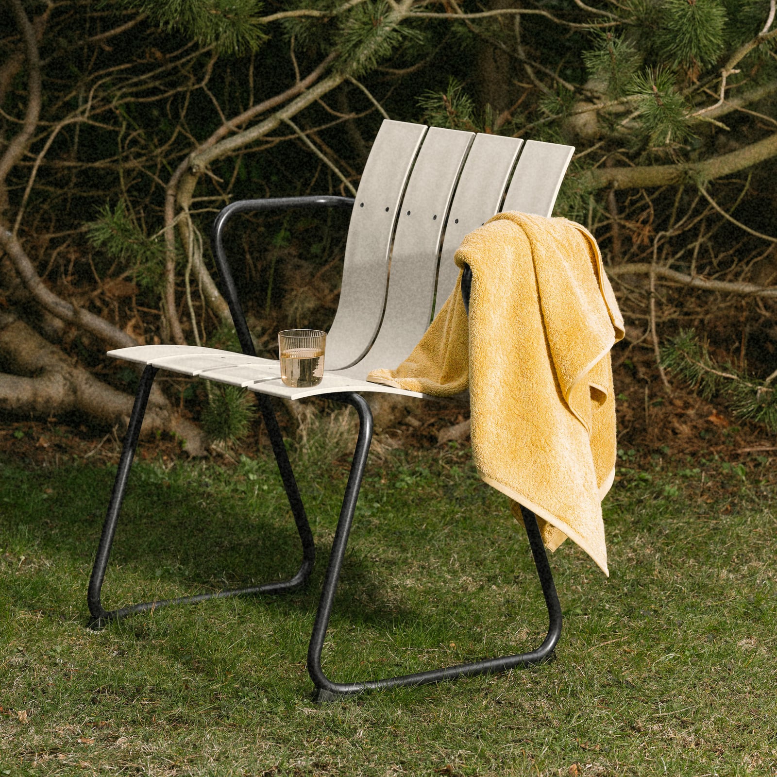 Chaise OCEAN, couleur sable, plastique, hauteur 81 cm - Mater