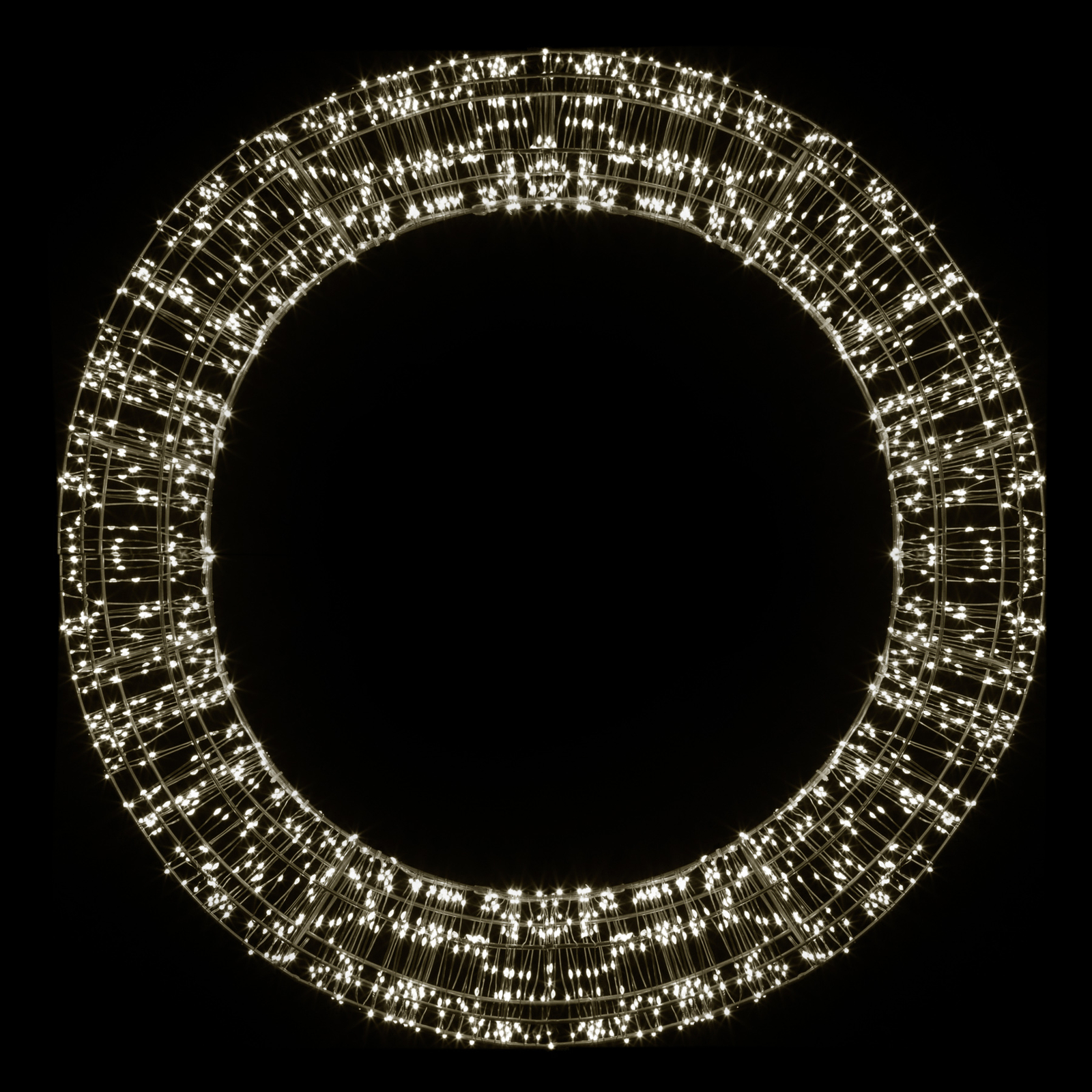 LED коледен венец, черен, 2 000 светодиода, Ø 75 см