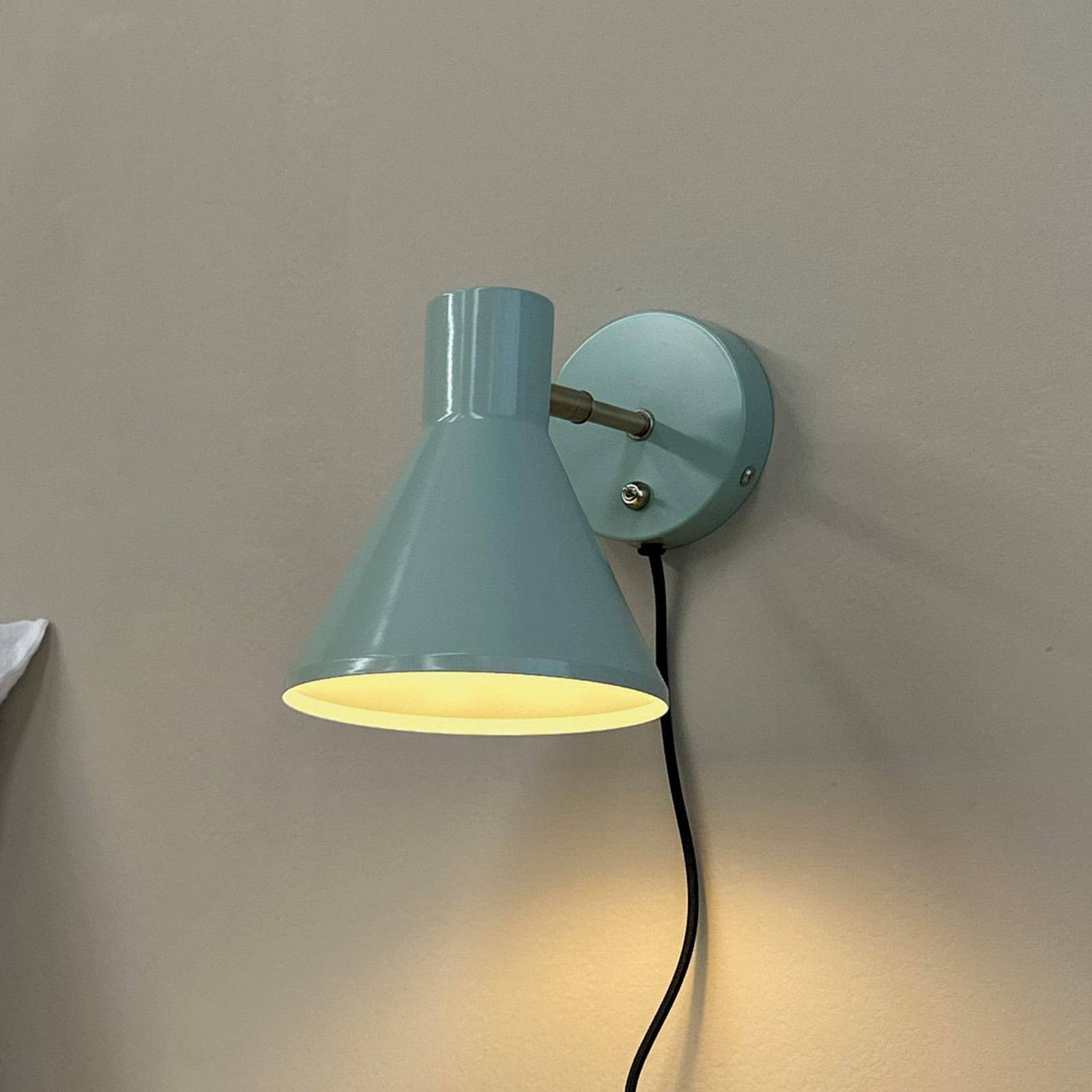 Dyberg Larsen lampa ścienna Sleep miętowa zieleń Ø 15 cm stal