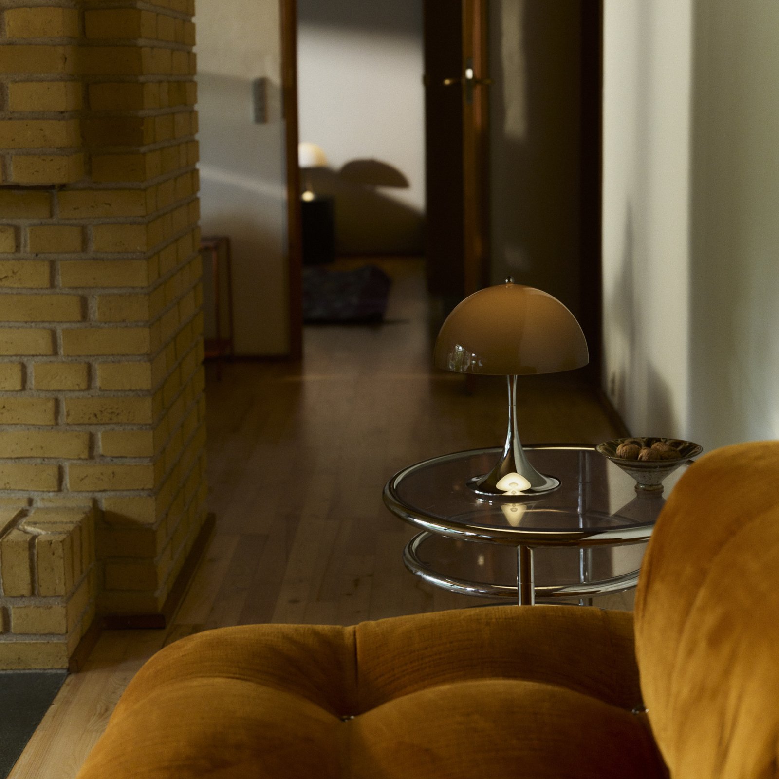 Panthella 250 Portable Original, opalowo-brązowa – Louis Poulsen Panthella 250 Portable Original, opalowo-brązowa – Louis Poulsen