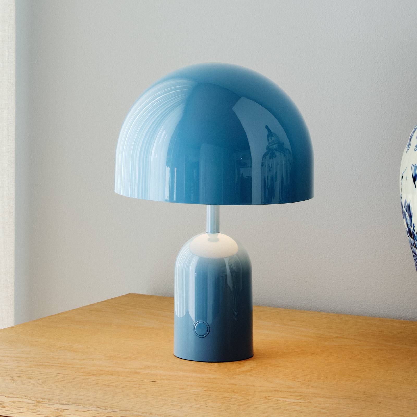 Levně Tom Dixon Tom Dixon Akumulátorová stolní lampa BELL PORTABLE, světle modrá 28 cm IP44