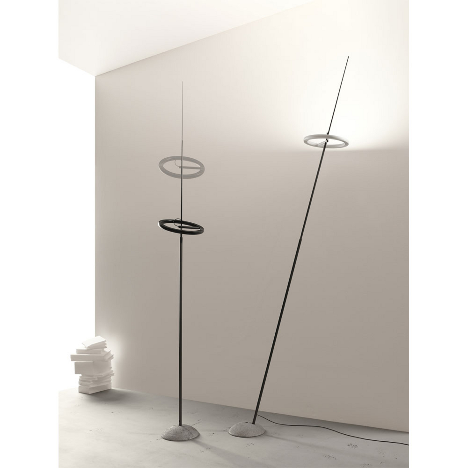 Ringelpiez Negru Lampadar 100-240V - Ingo Maurer