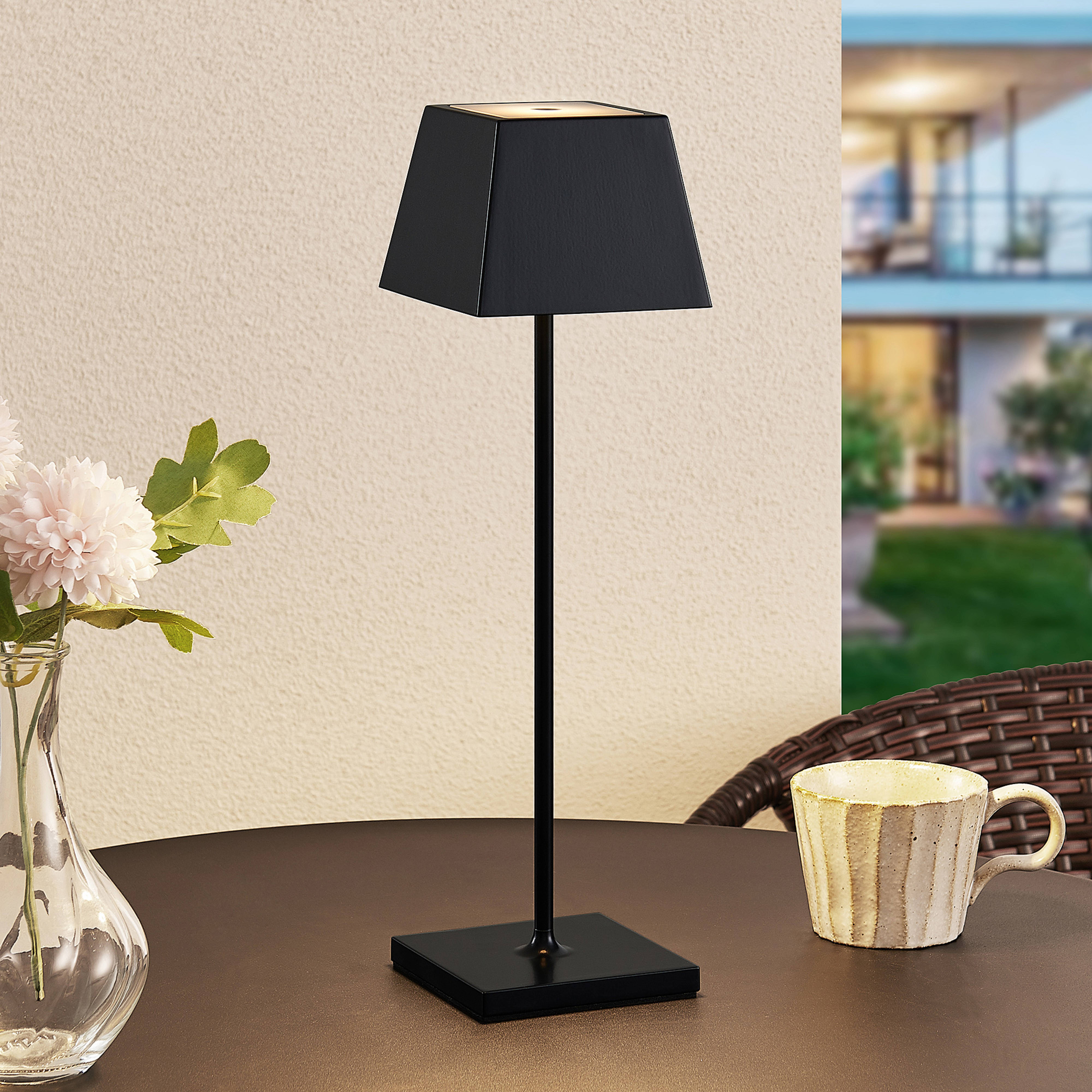 Lucande Patini lámpara de mesa LED exterior, negro