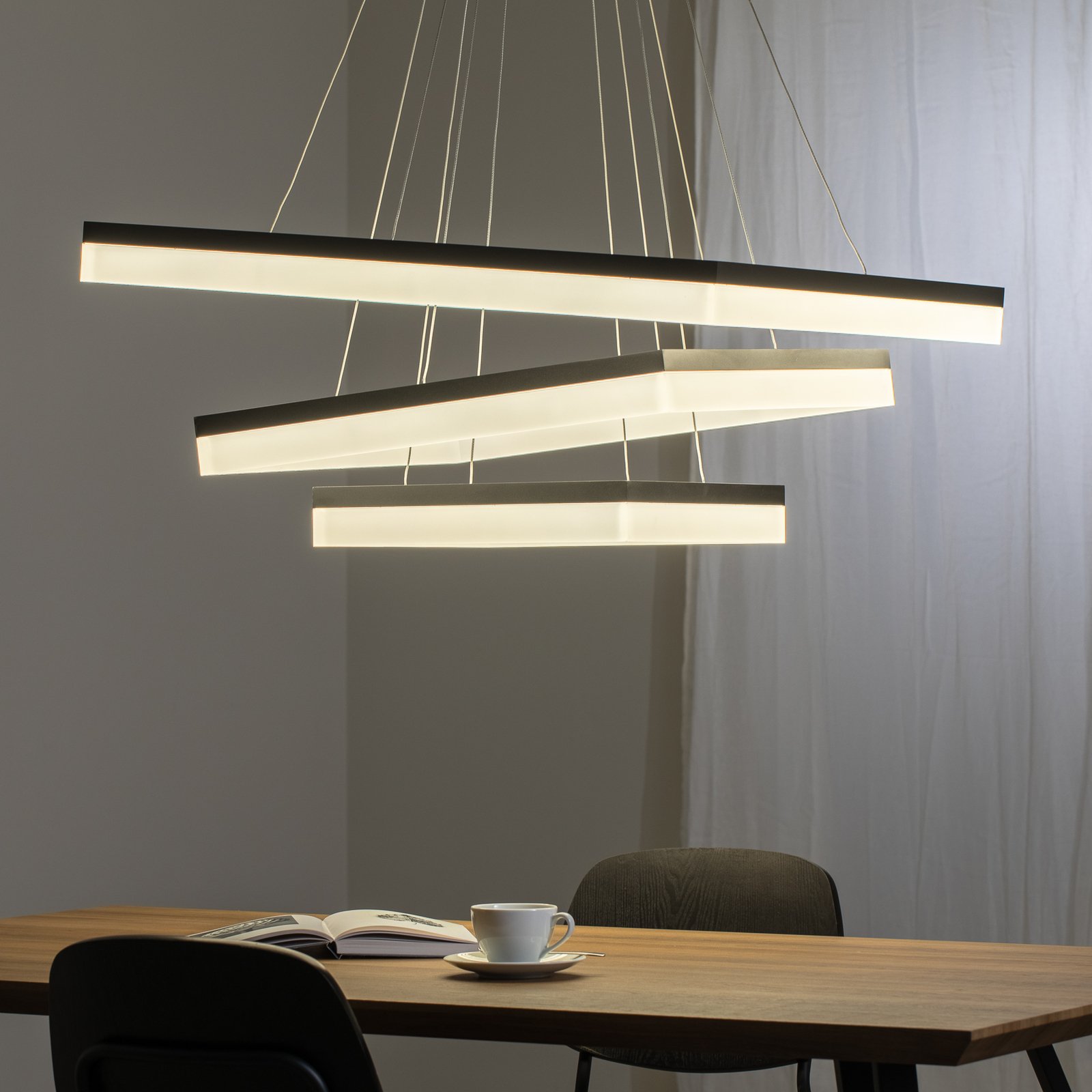 Suspension LED Nero, plastique, noir, à 3 lampes, 140 W