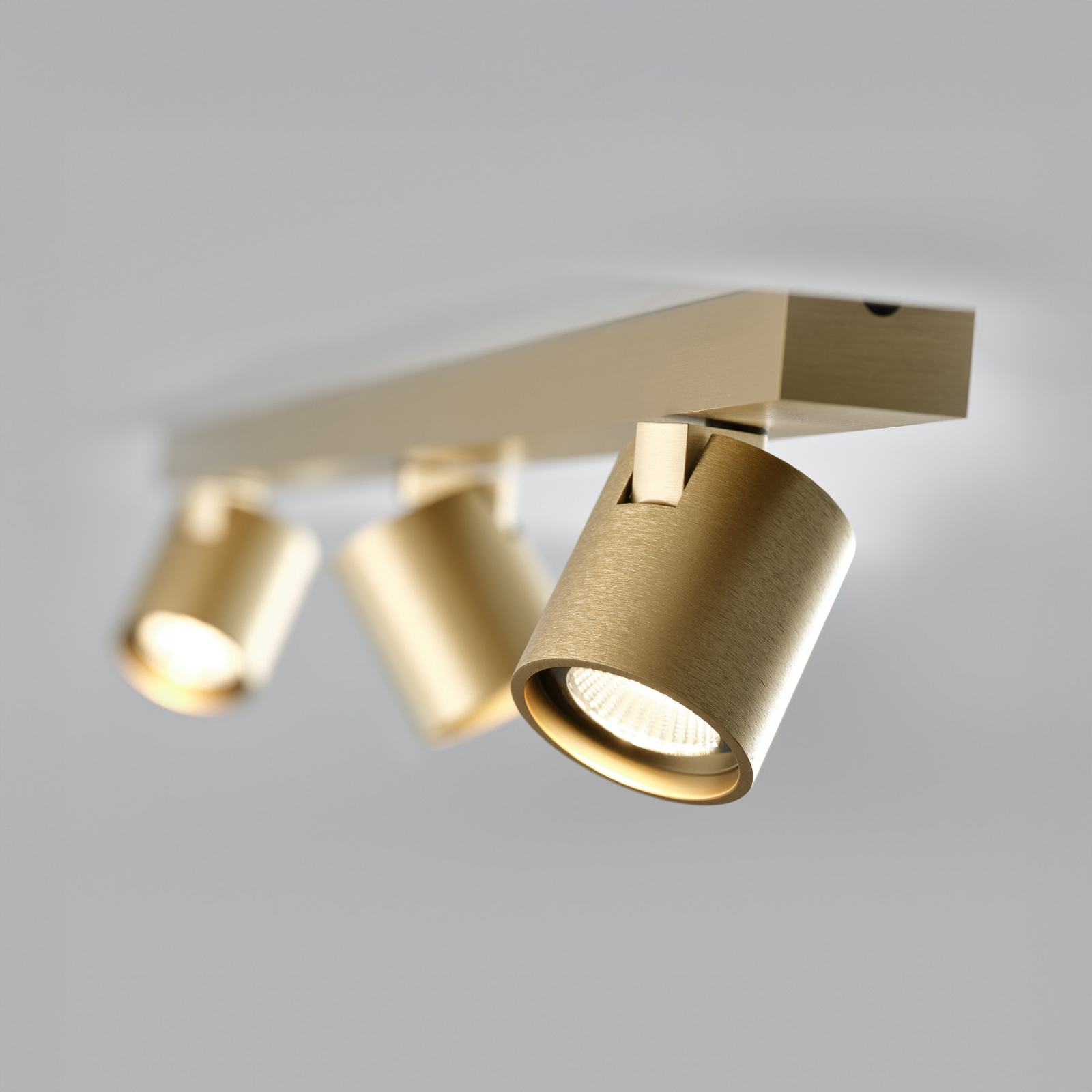 Focus L900 LED-Spot messing, 90cm, CCT, 3-flg. - Light-Point