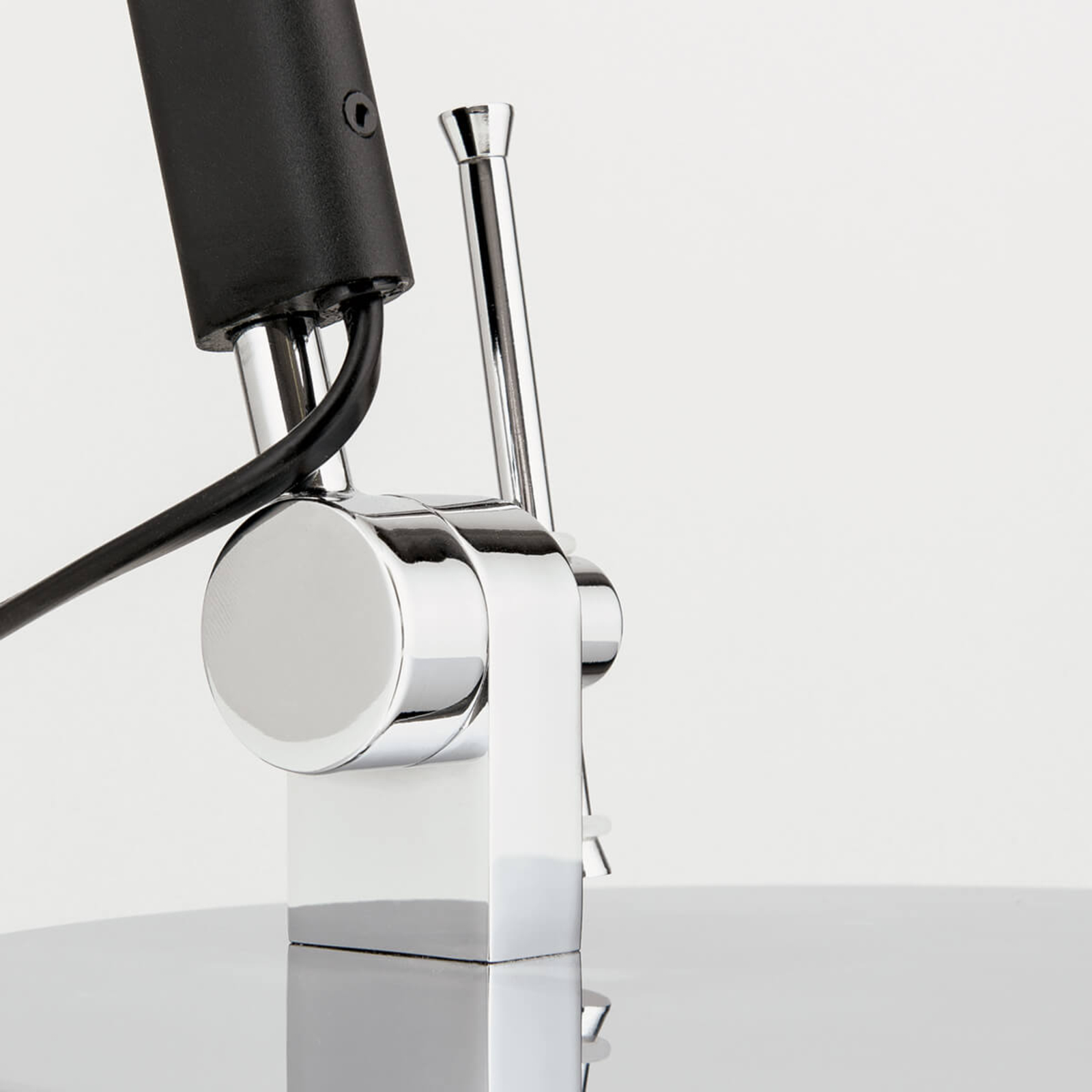 Flexibilní textilní stolní lampa Leandro