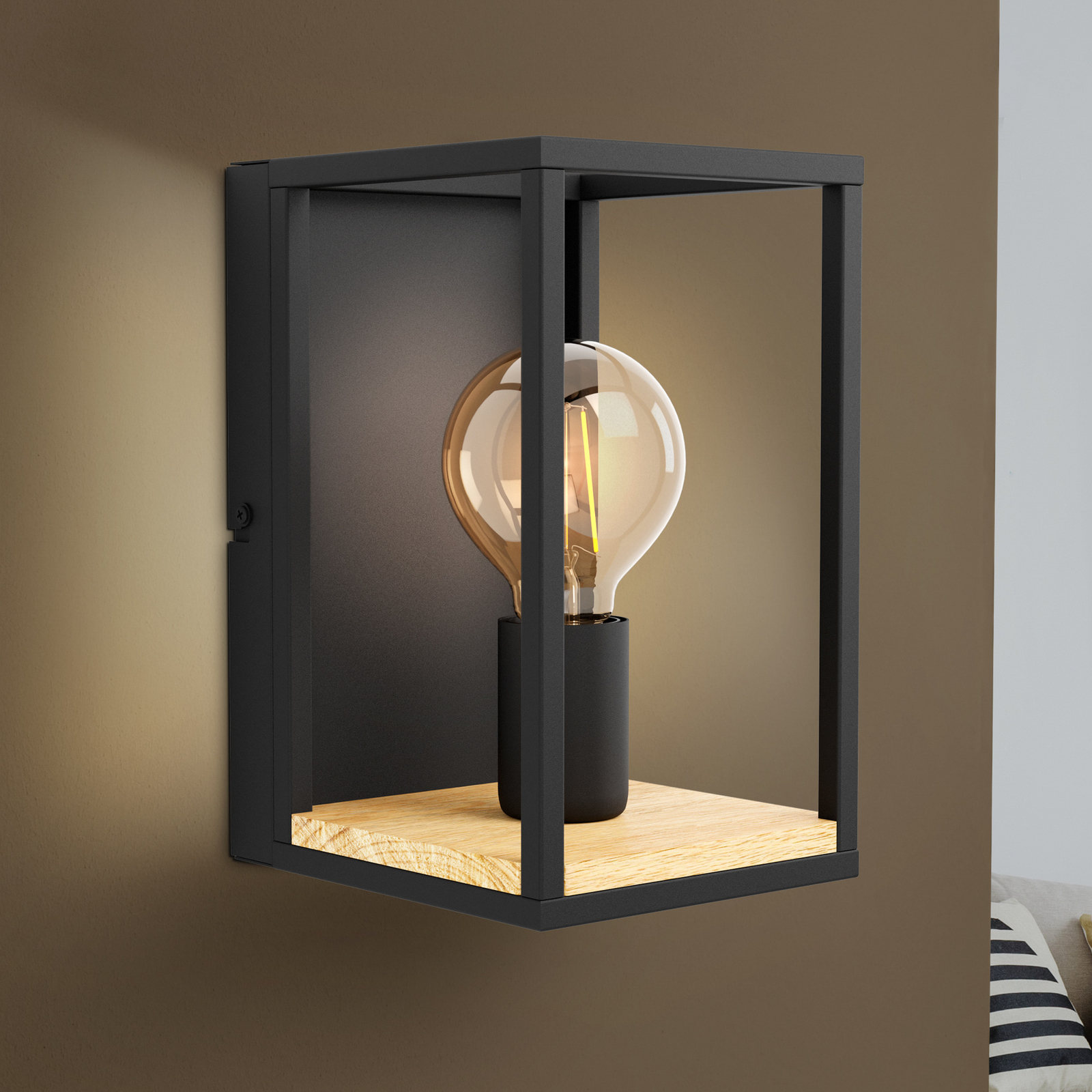 Libertad vegglampe, bredde 14 cm, svart/tre, stål