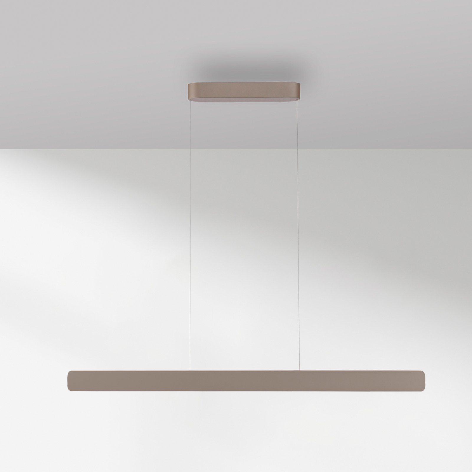 Lámpara colgante LED Q-Stretto de Paul Neuhaus, bronce, 120 cm
