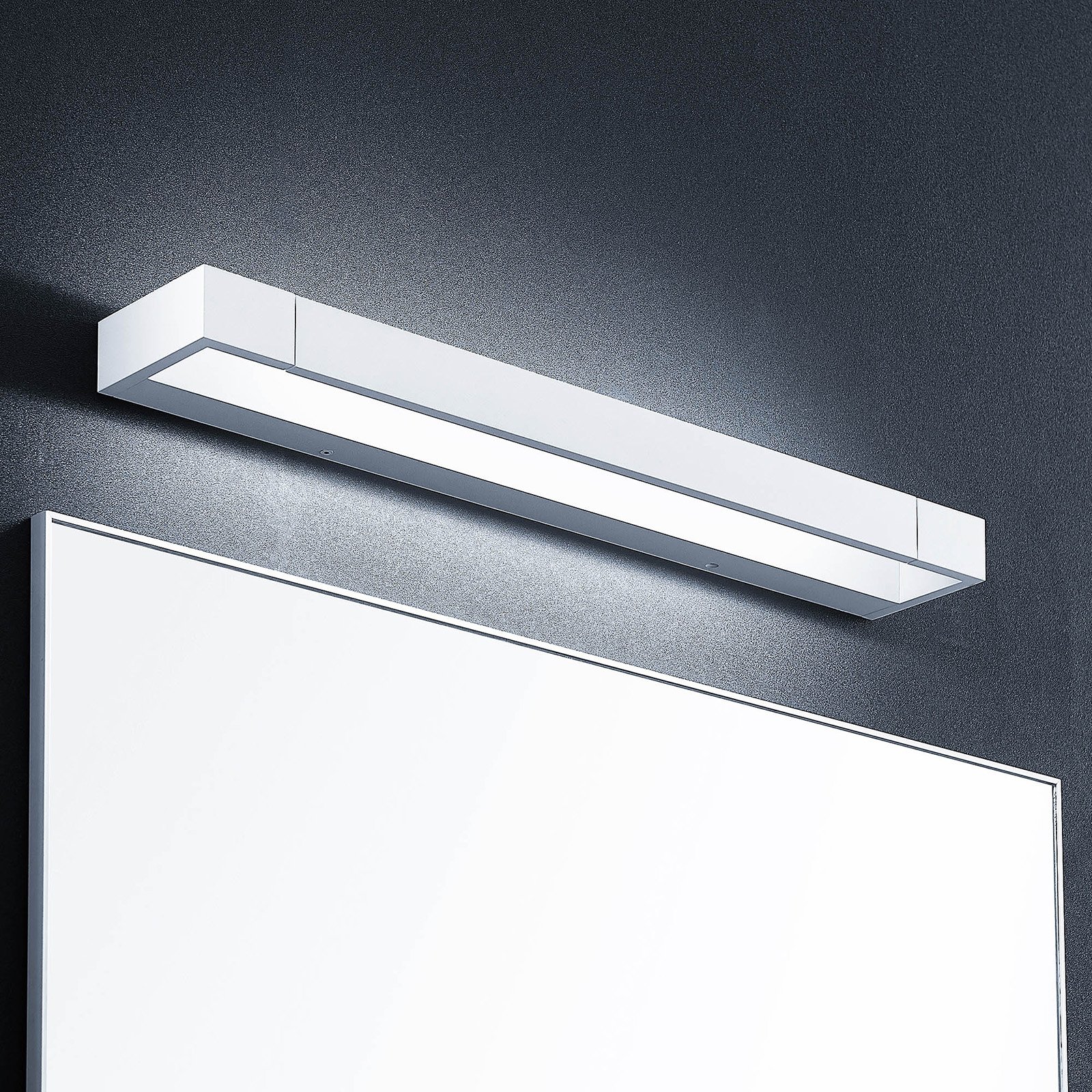 Arcchio Jora nástenná LED, IP44, biela, 60 cm