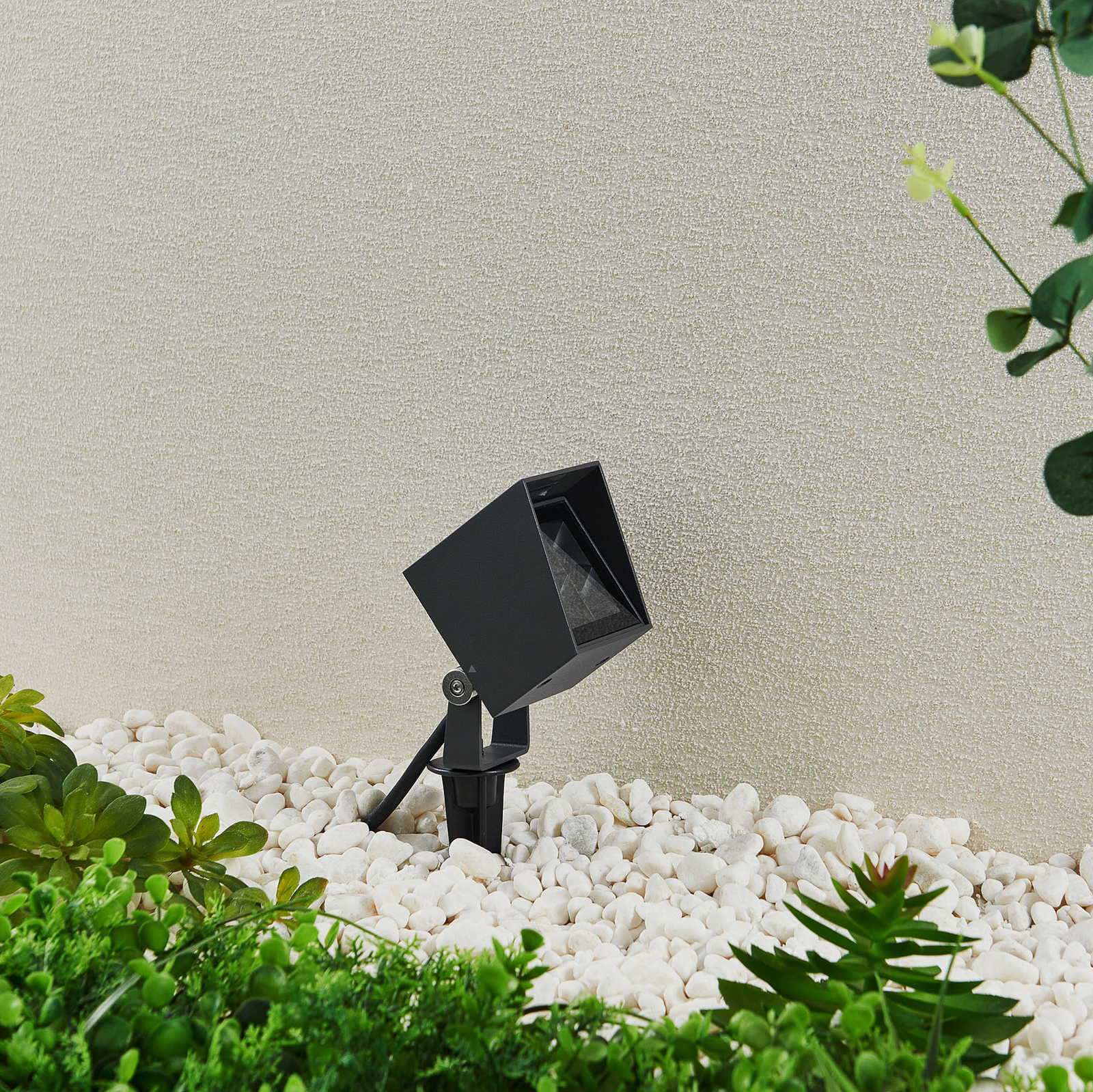 Lucande Friso utomhus LED-markspettsspot, kantig