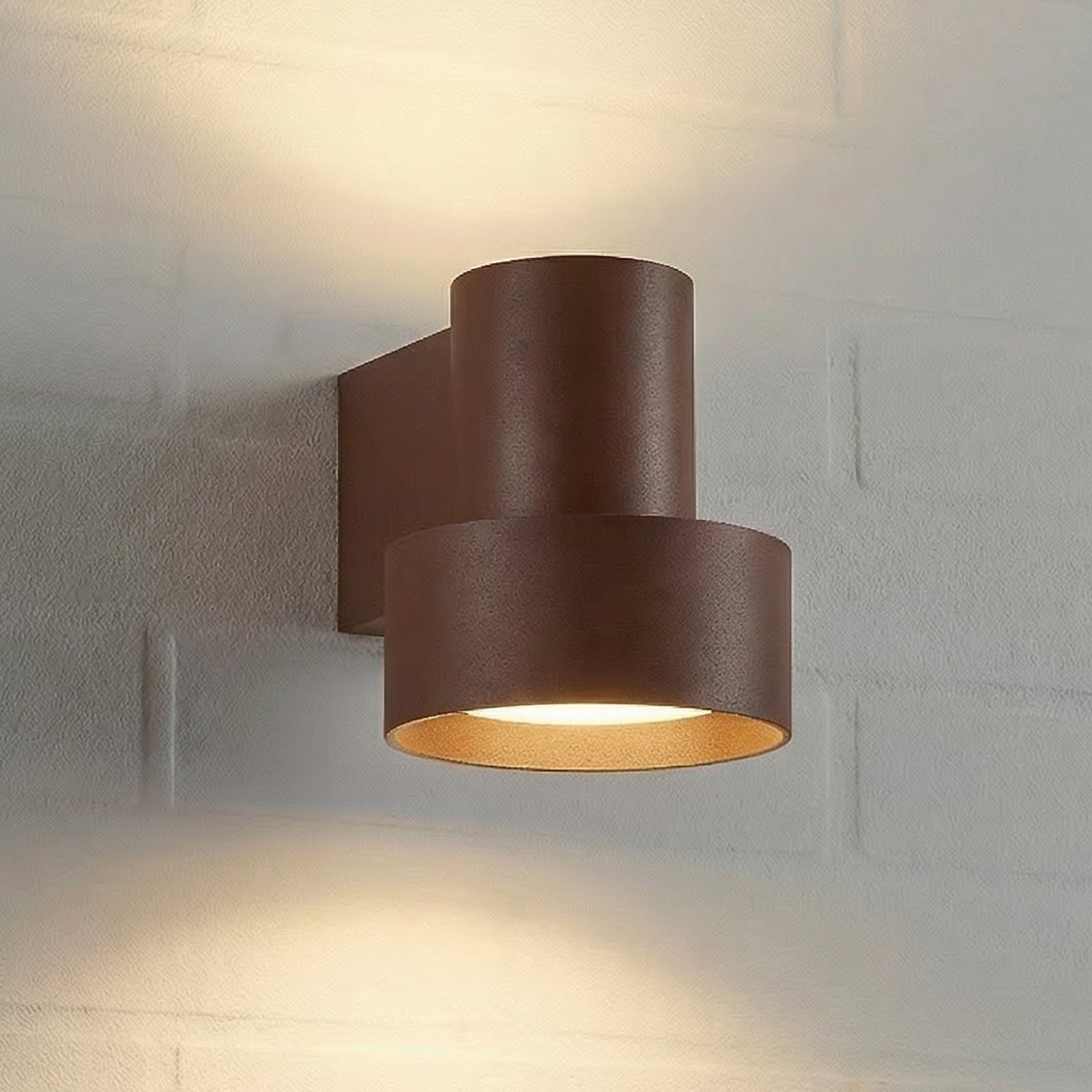 Lucande Elune LED kültéri falilámpa, barna, IP44, felfelé/lefelé