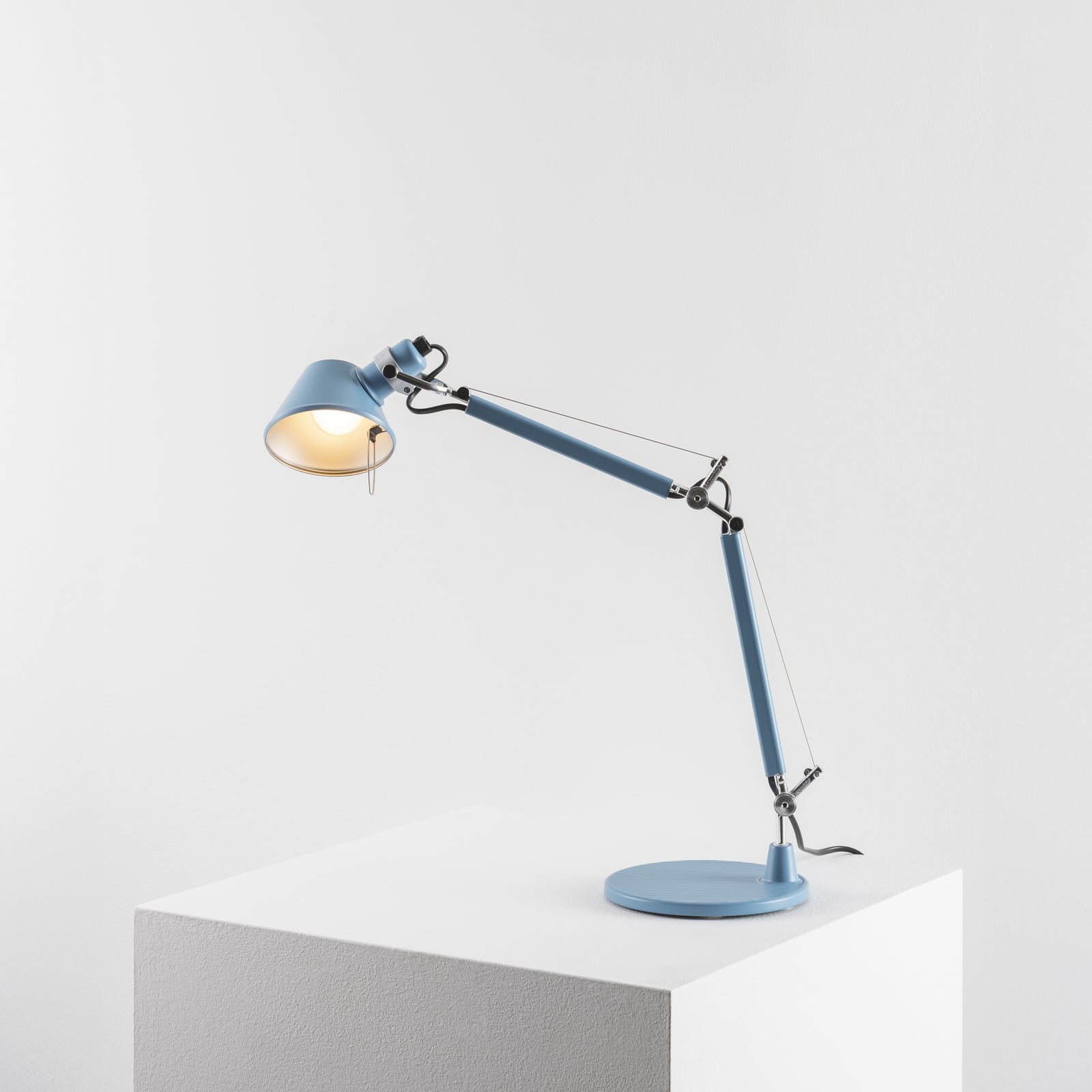 Tolomeo Micro bordlampe lyseblå - Artemide