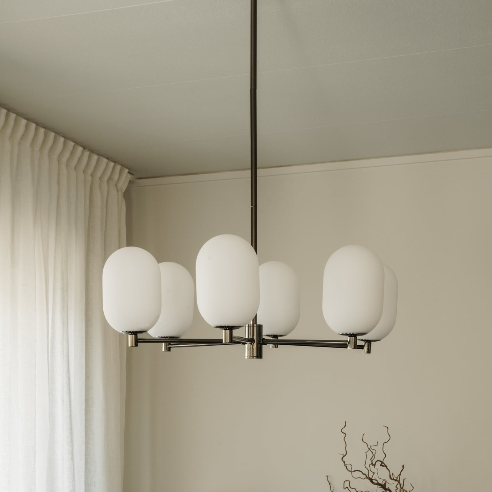 Noor hänglampa opal/svart, glas, 6 lampor Watt & Veke - Vardagsrum - Modern | Produkter - Ljuskronor | Lampspecialisterna