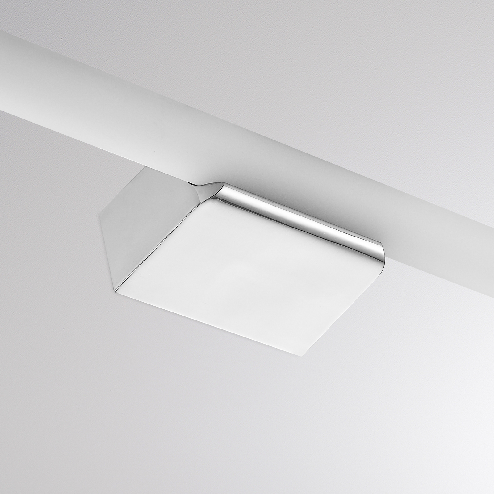 Kinkiet LED VINA S, chromowany, szerokość 40 cm, IP44, CCT