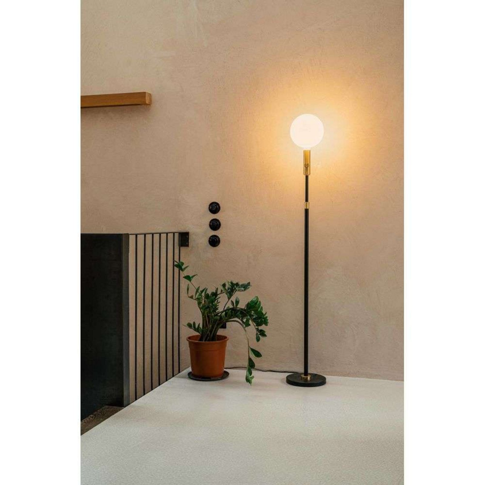 Poise Adjustable Lampadar w/Sphere V Brass - Tala