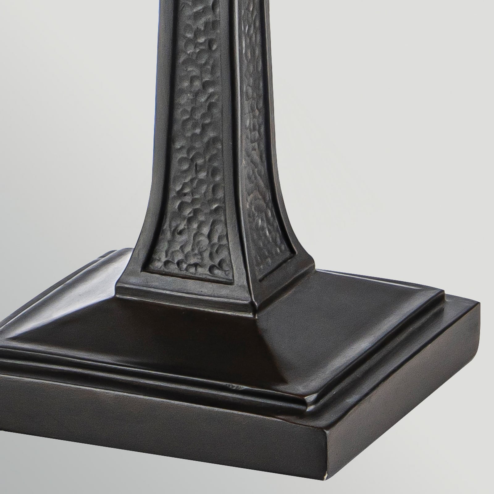 Candeeiro de mesa Inglenook, bronze/colorido, 37 cm, metal/vidro - QUOIZEL Candeeiro de mesa Inglenook, bronze/colorido, 37 cm, metal/vidro - QUOIZEL
