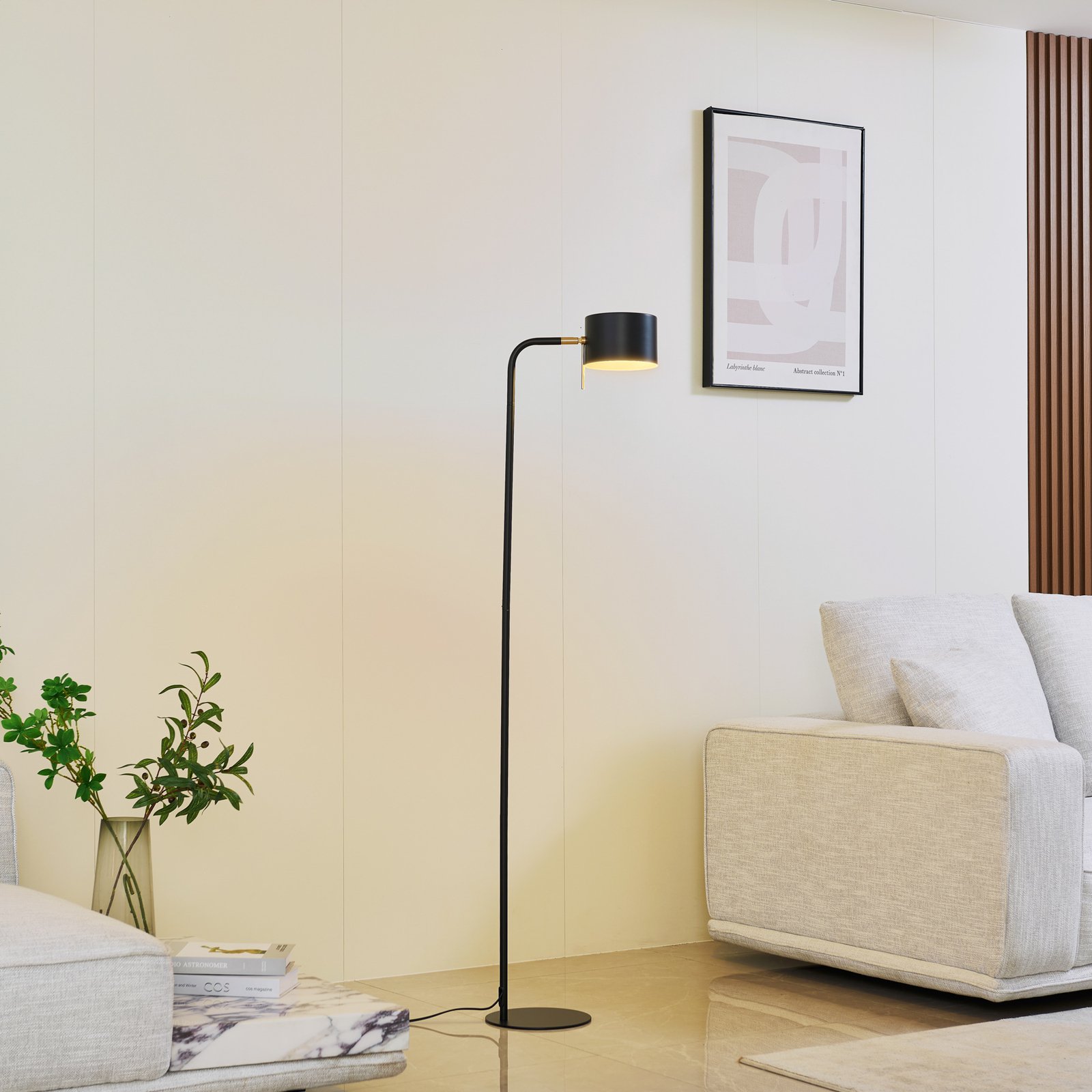 Lindby Kaida floor lamp, black, metal